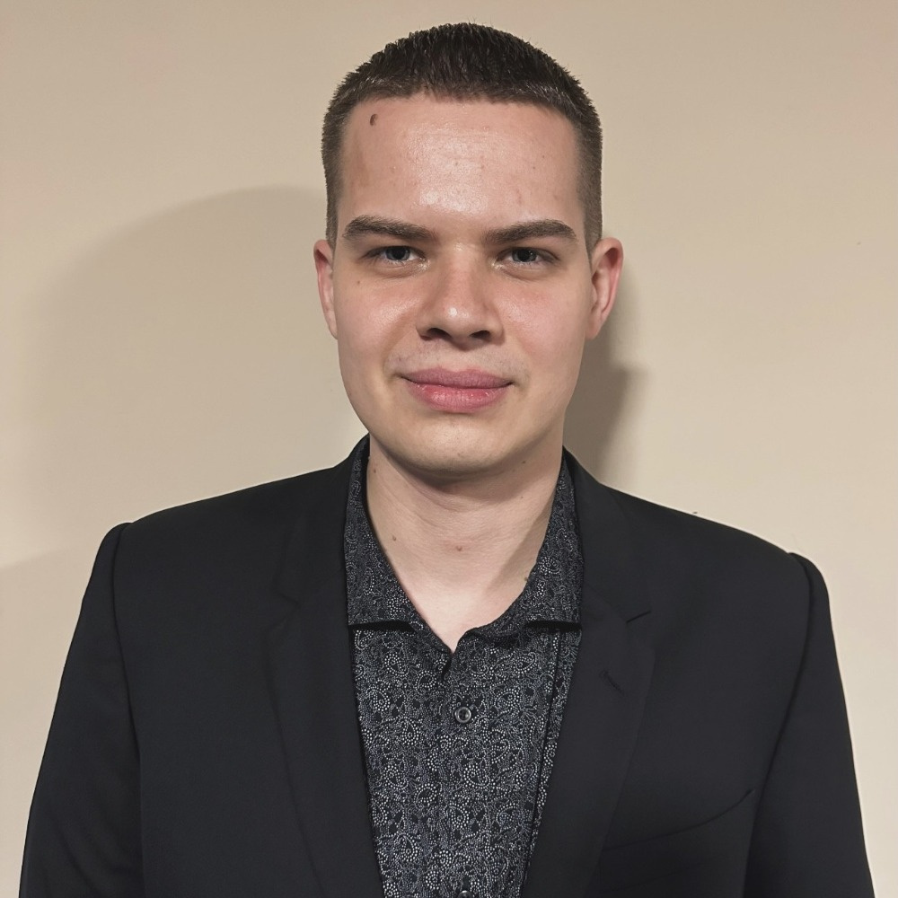 Szivos Bence László