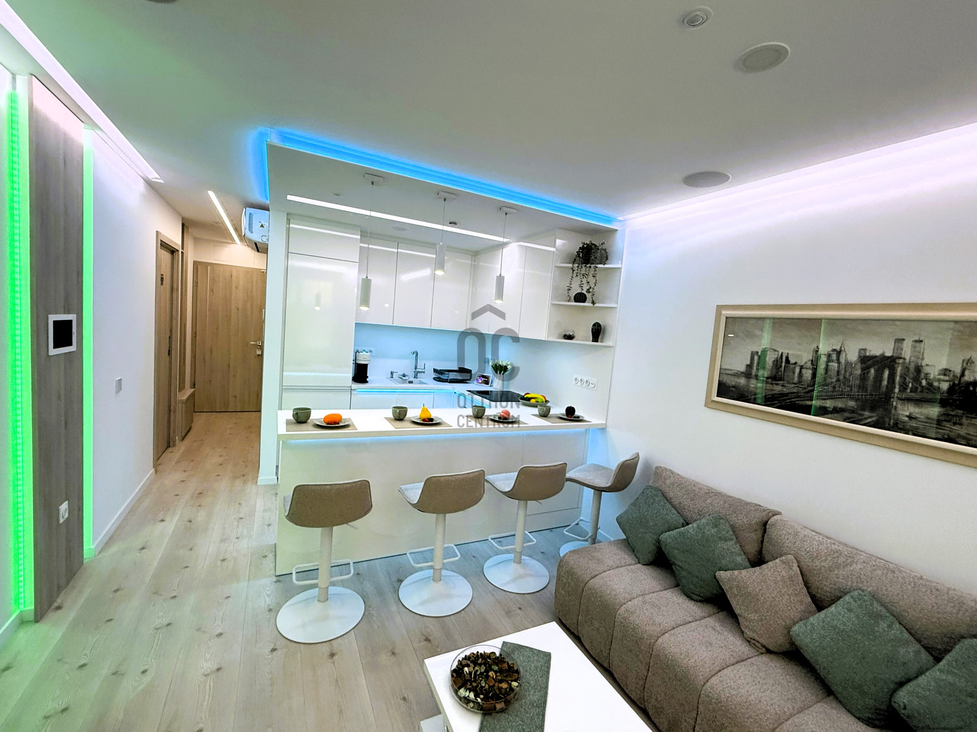Gallery zoom image