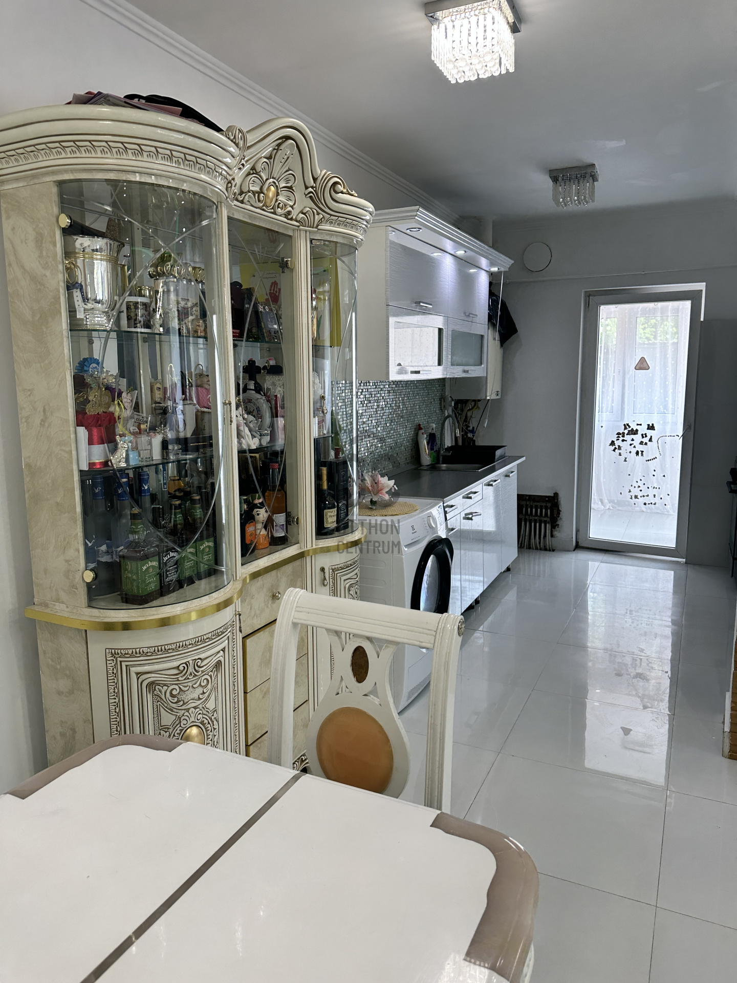 Gallery zoom image