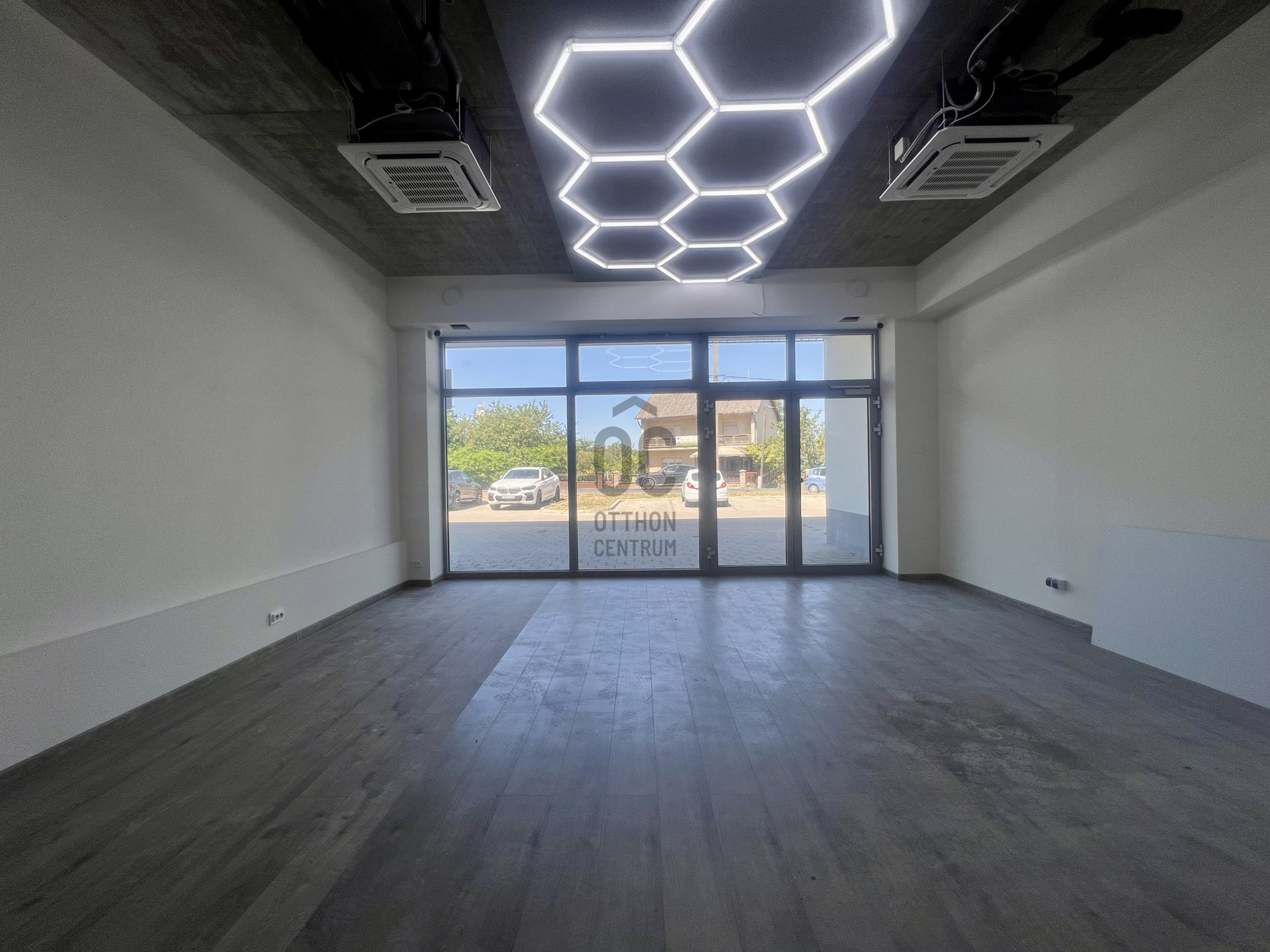 Gallery zoom image