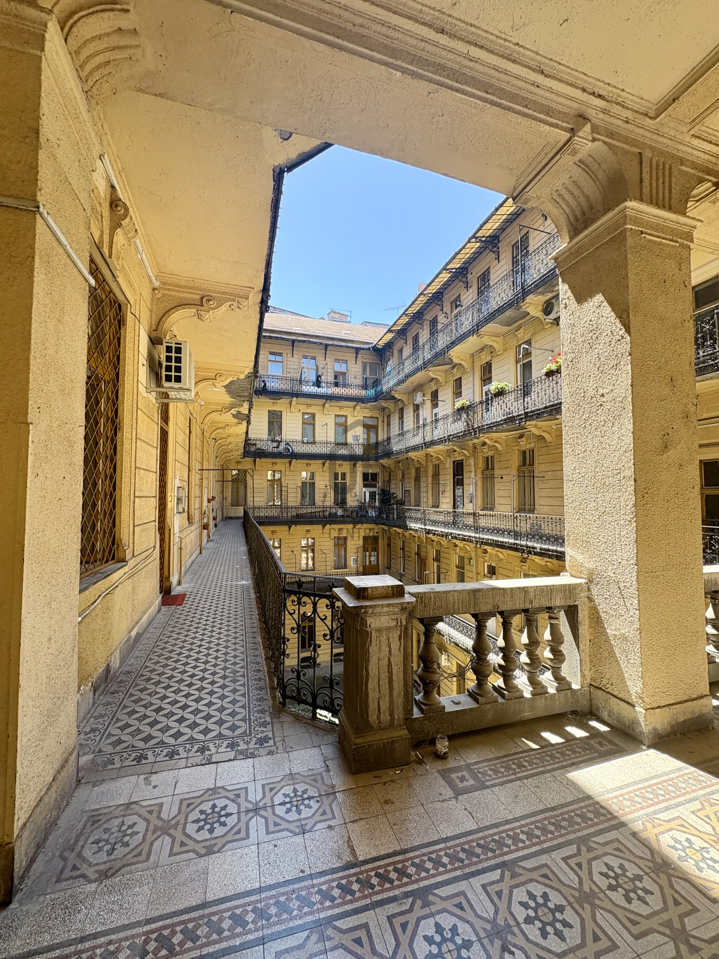 Gallery zoom image