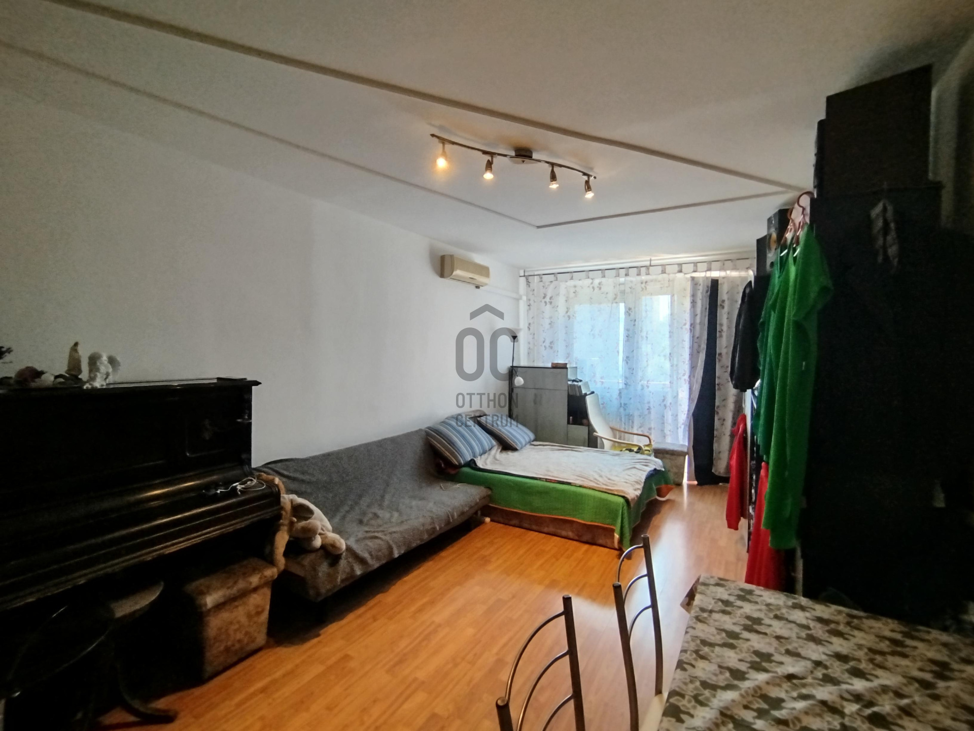 Gallery zoom image