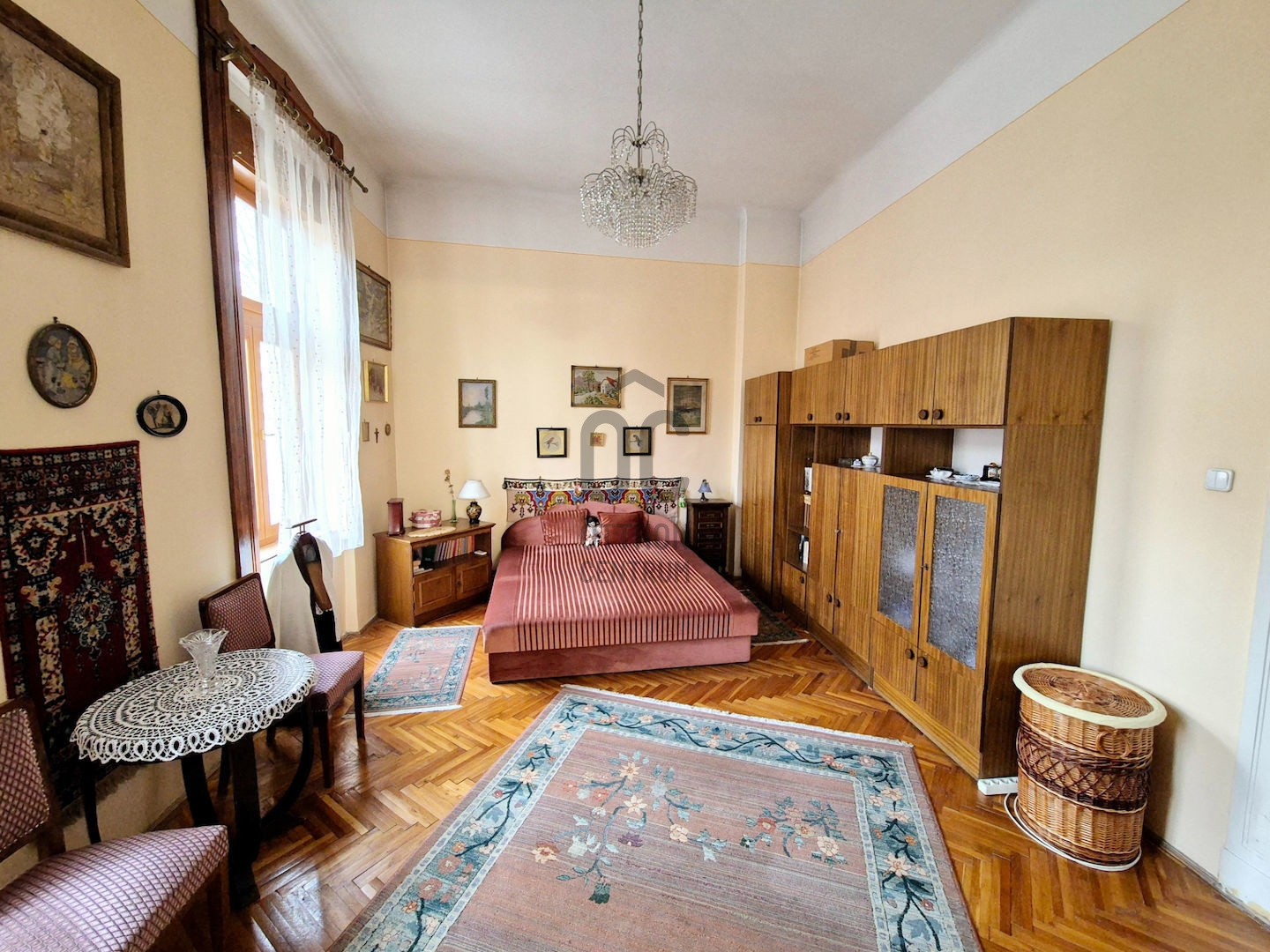 Gallery zoom image
