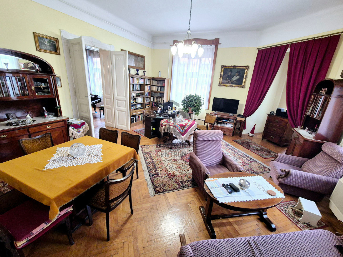 Gallery zoom image