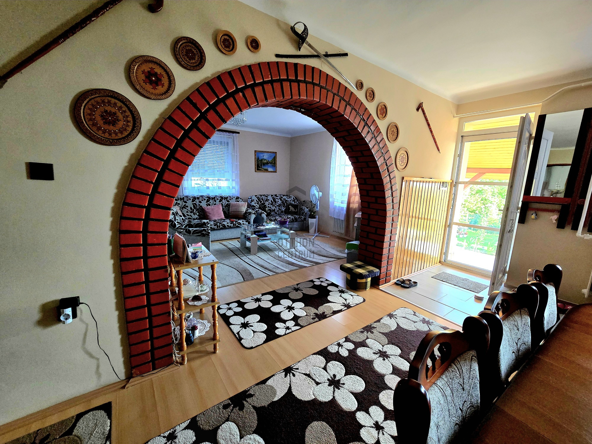 Gallery zoom image