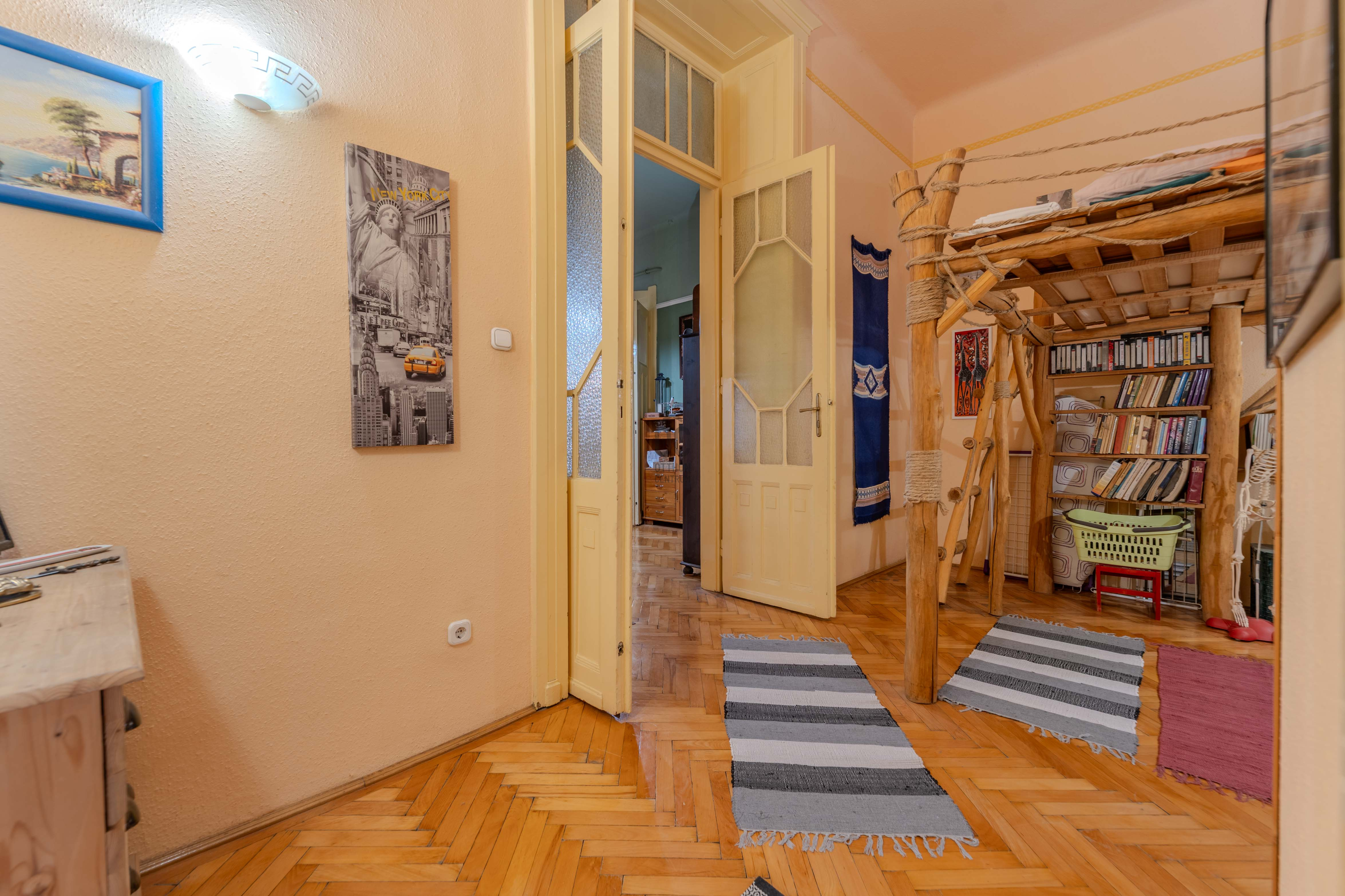 Gallery zoom image