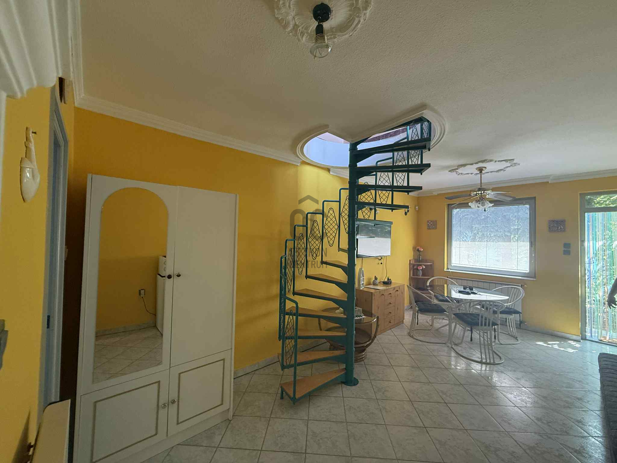 Gallery zoom image