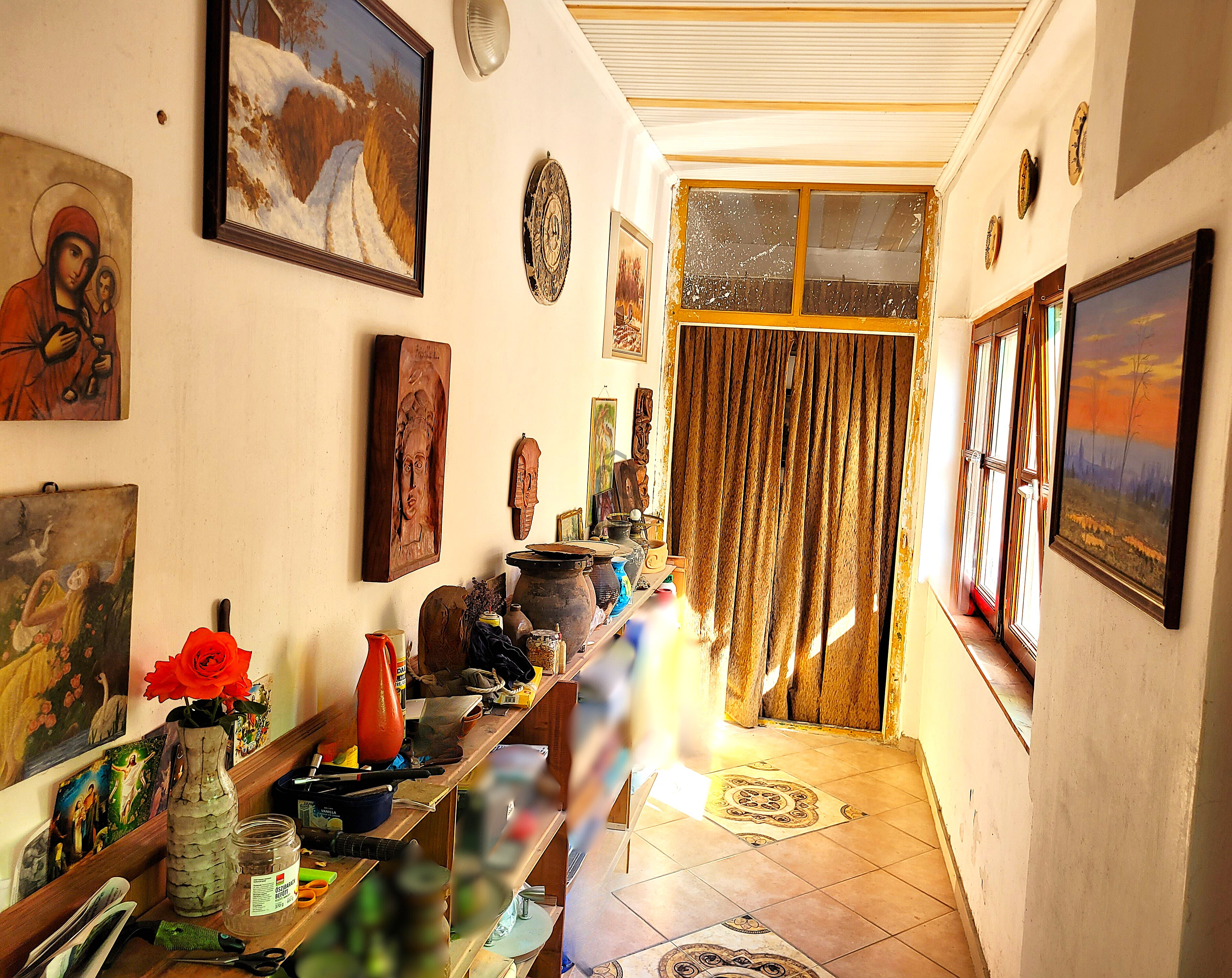 Gallery zoom image