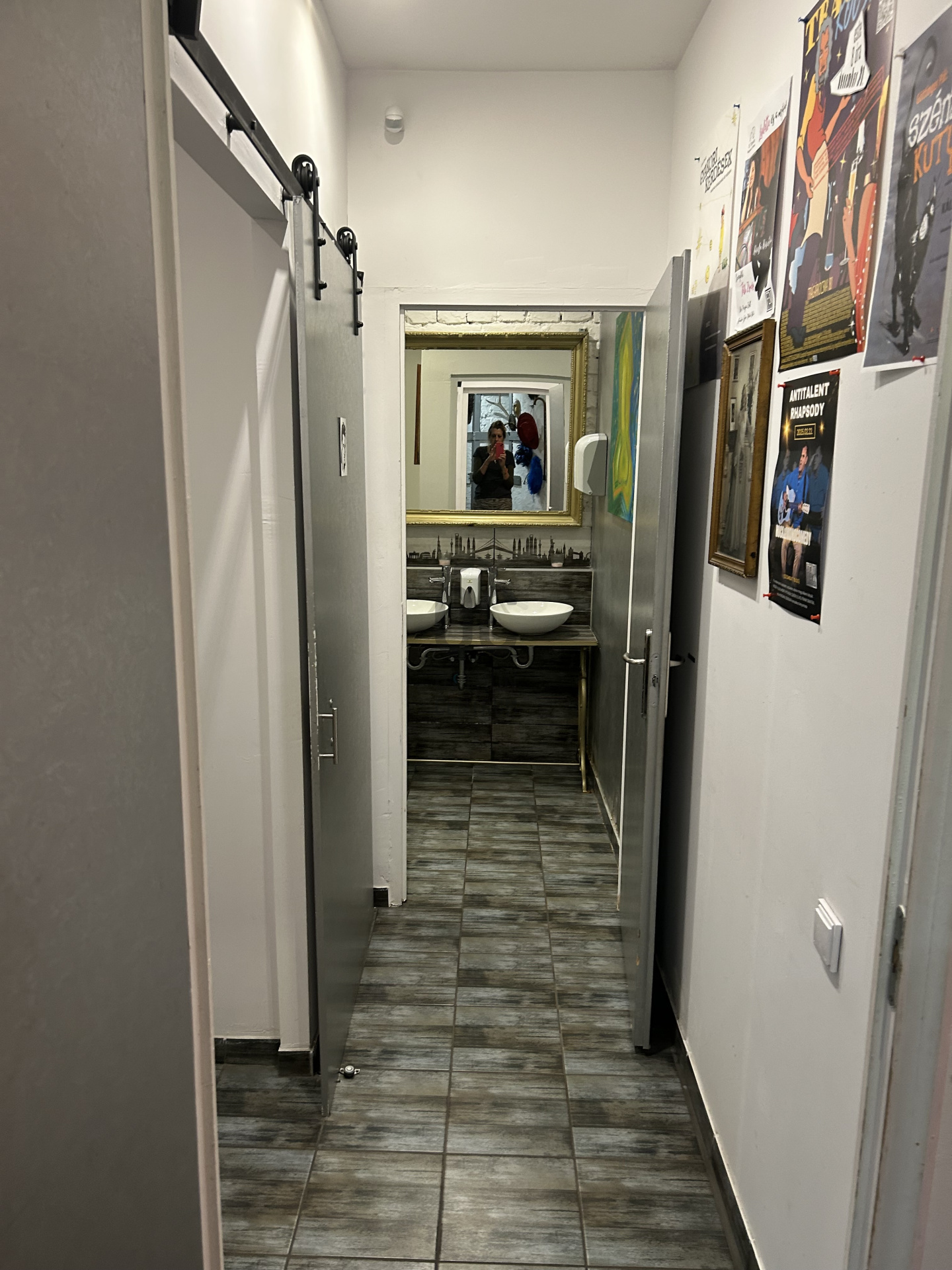 Gallery zoom image