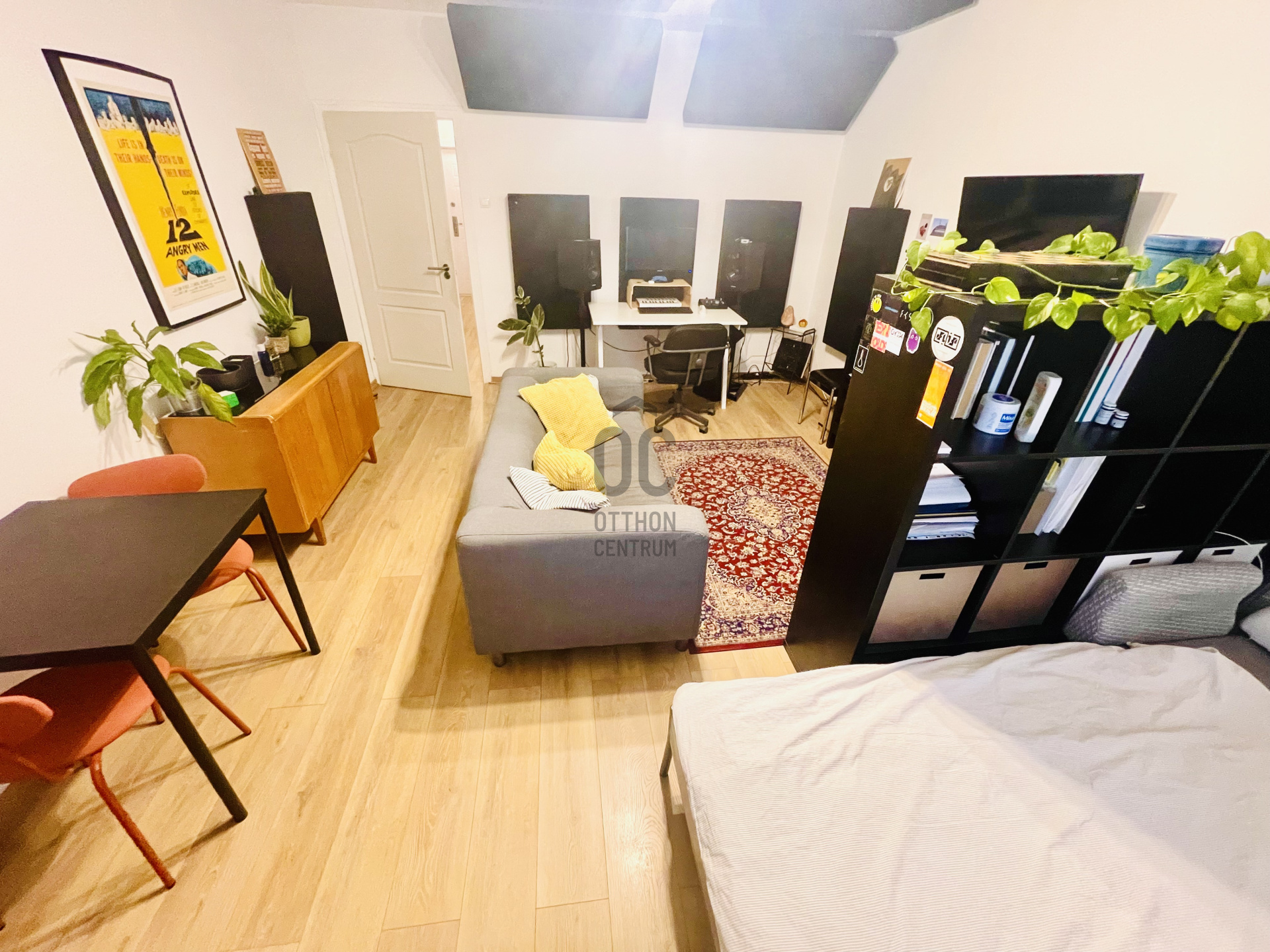 Gallery zoom image