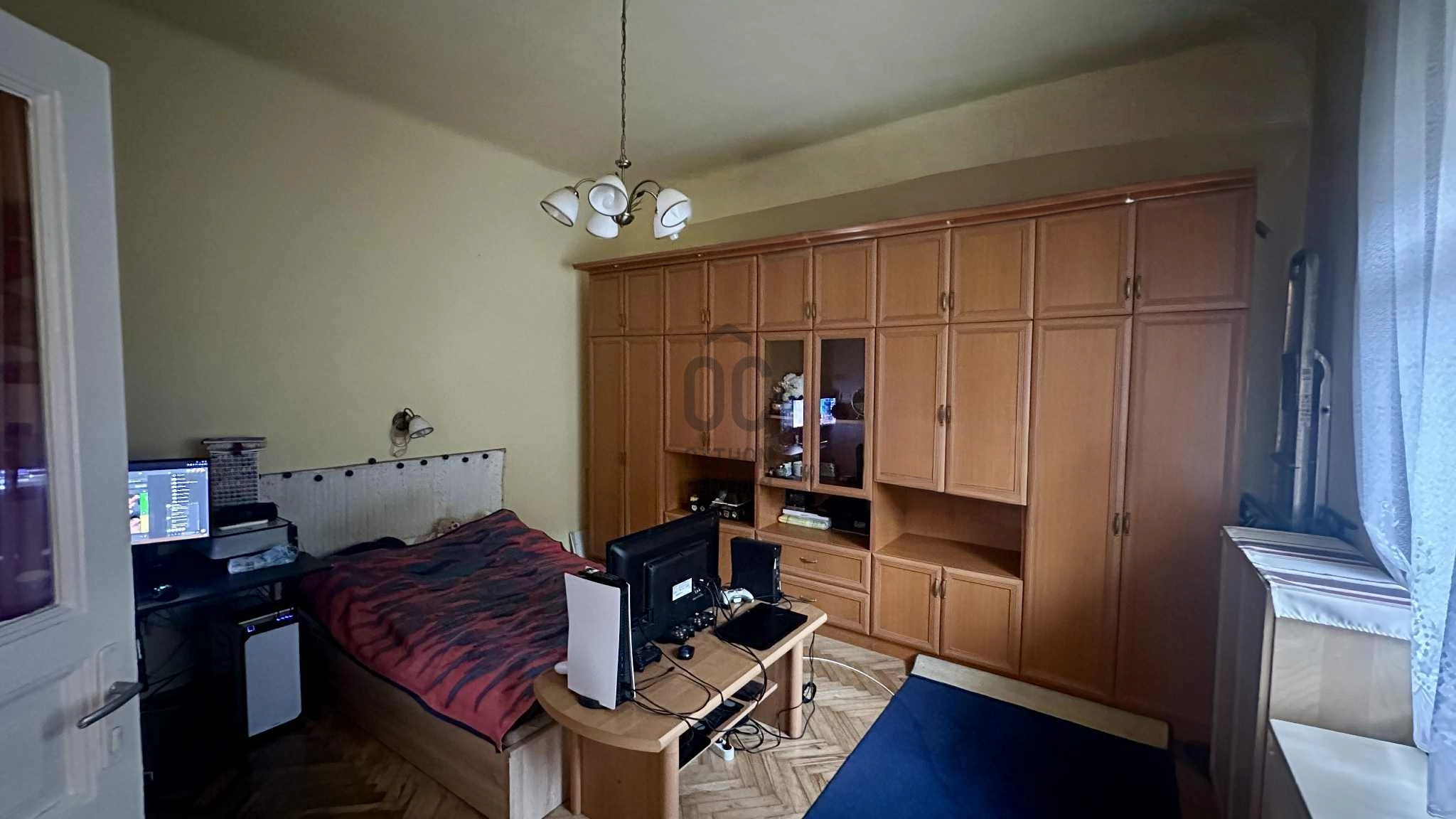 Gallery zoom image