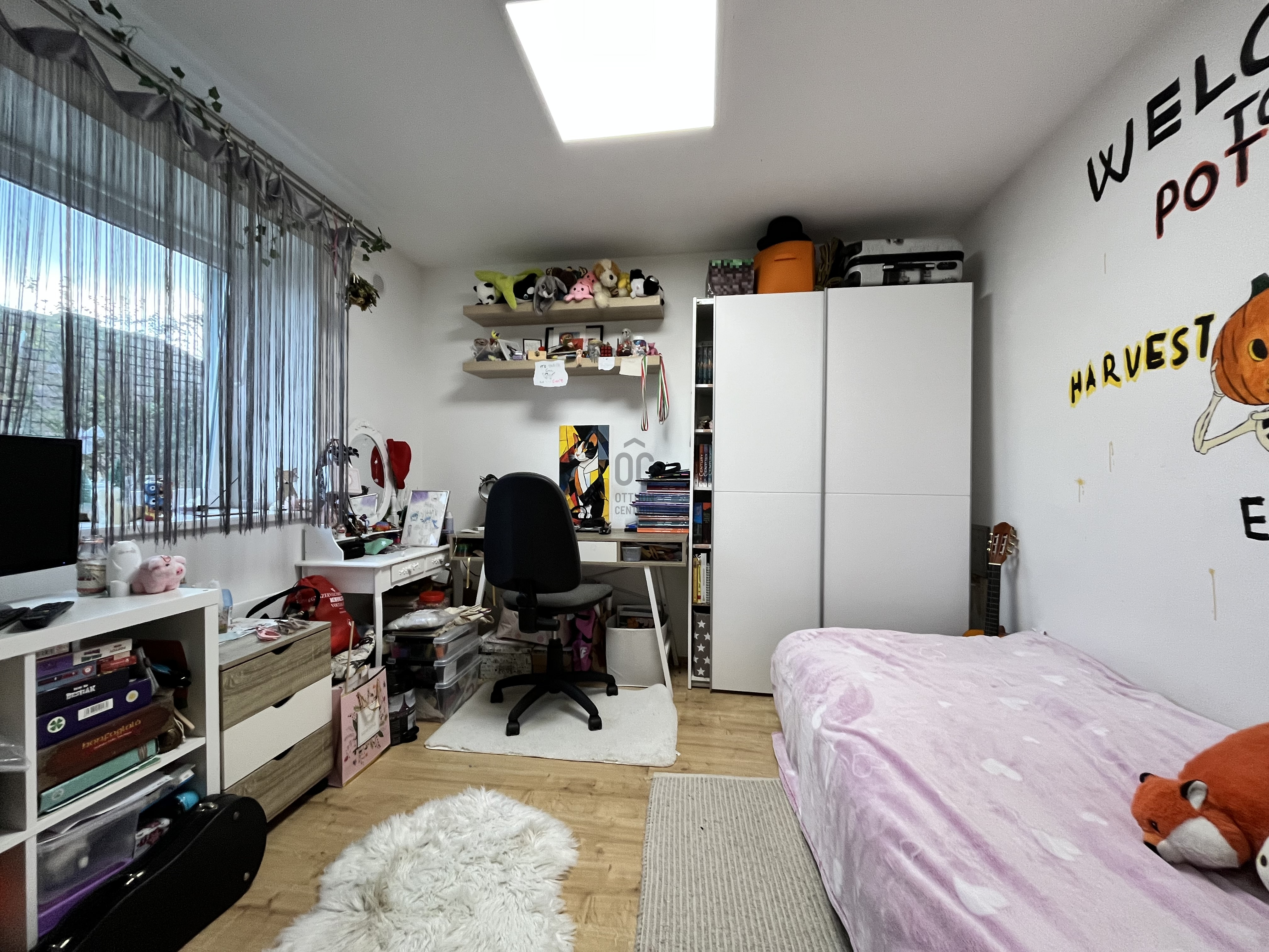 Gallery zoom image