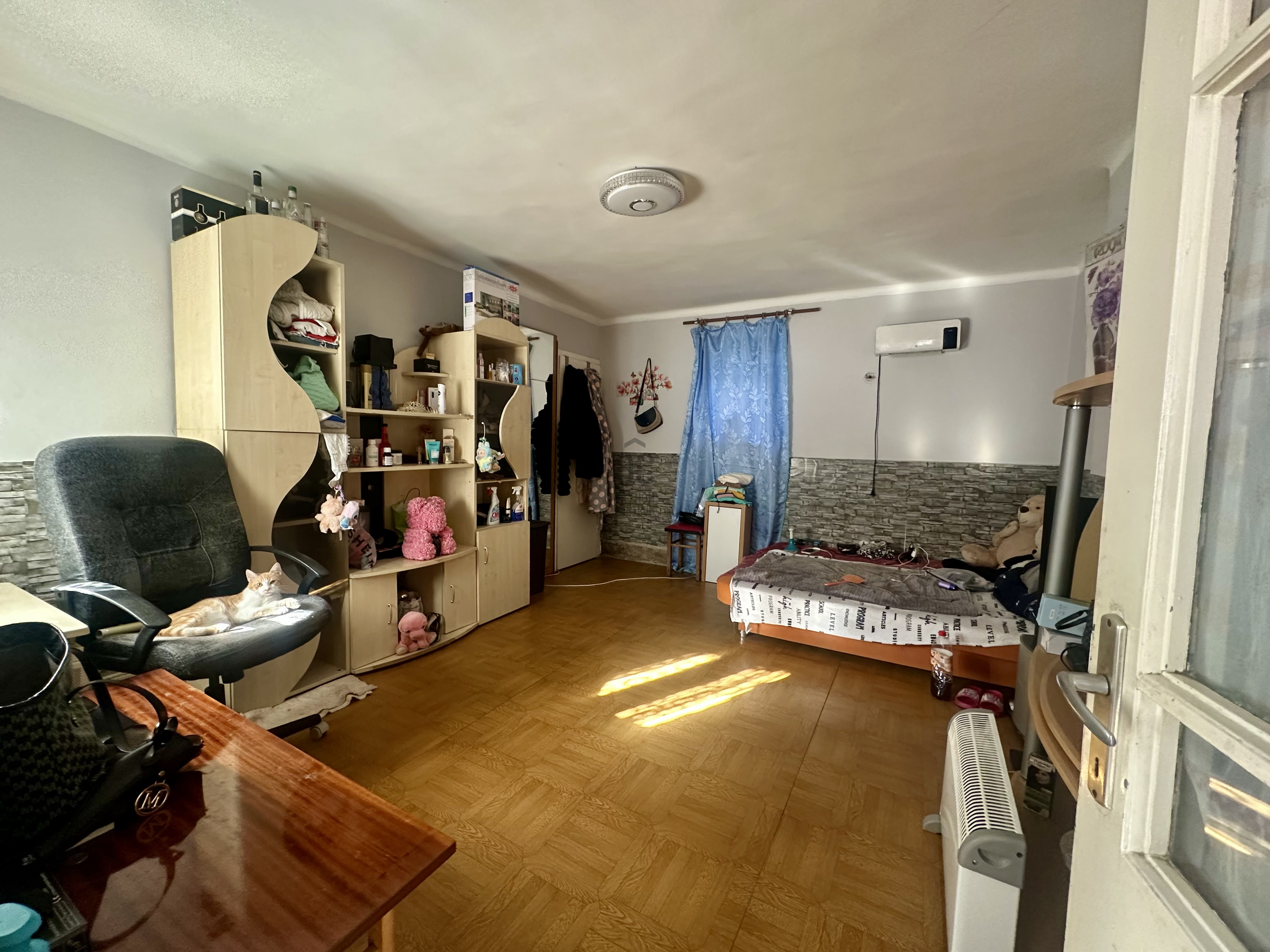 Gallery zoom image