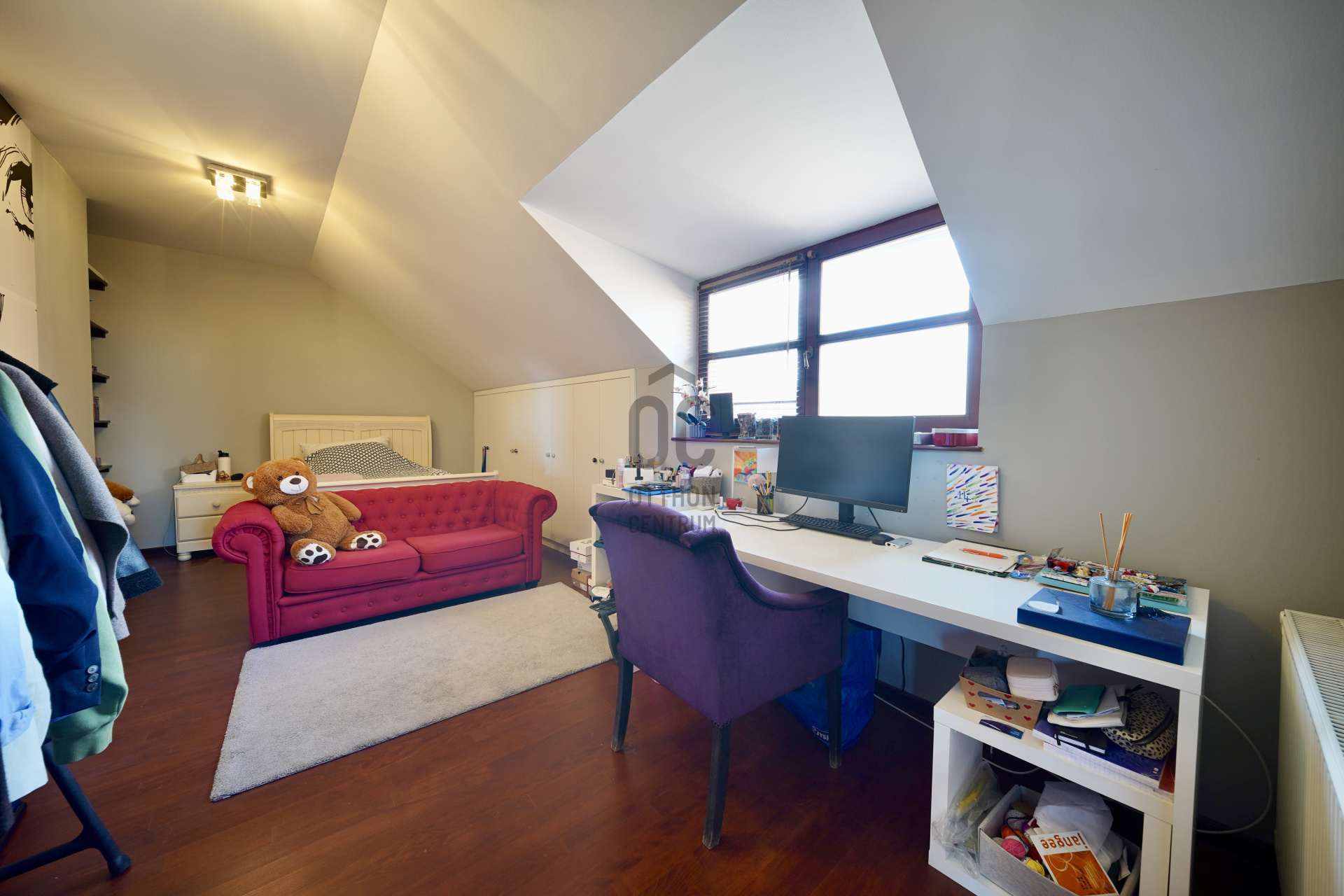 Gallery zoom image