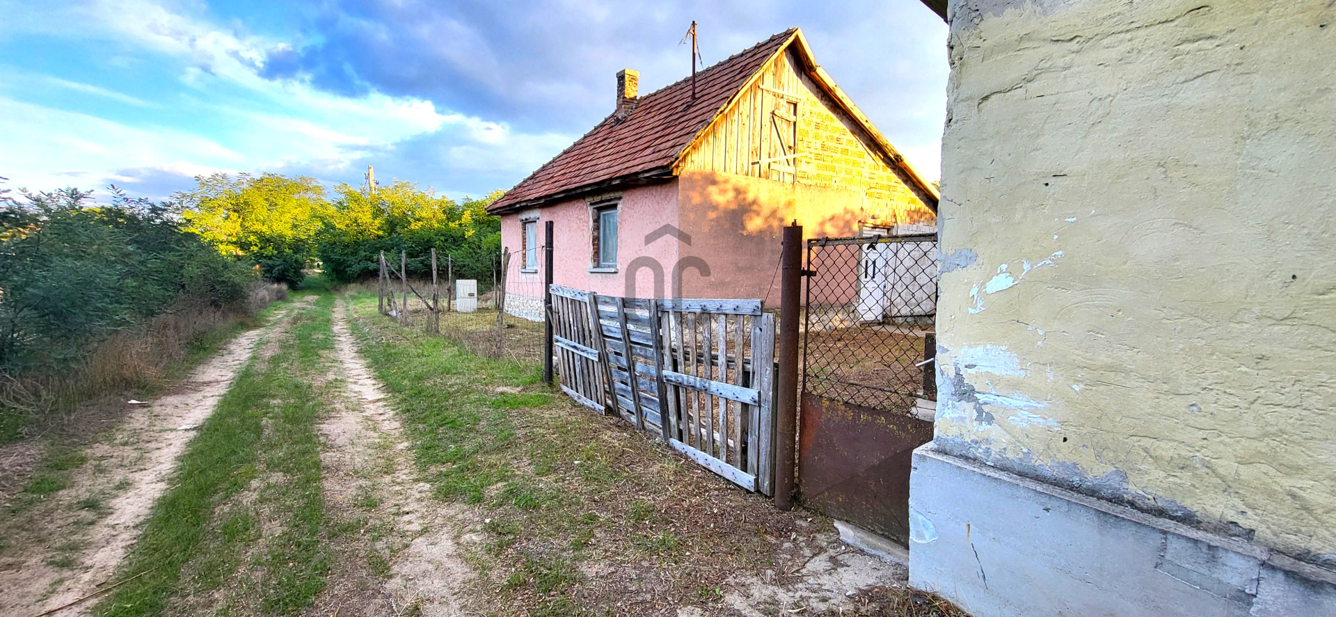 Gallery zoom image