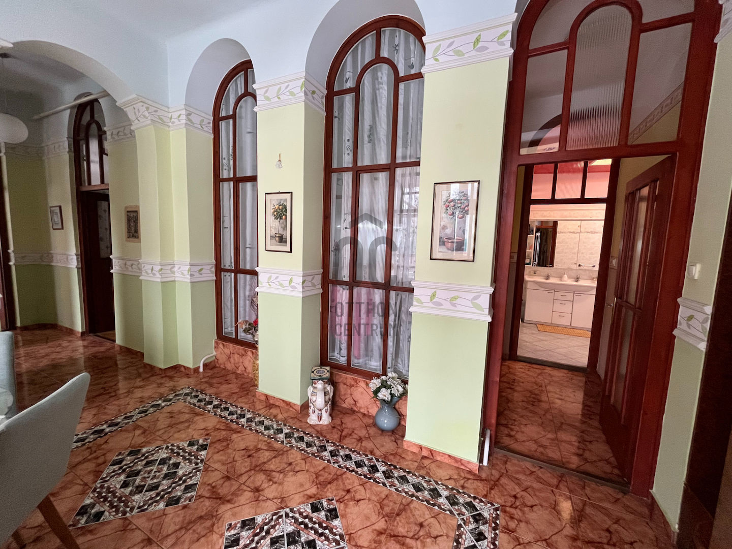 Gallery zoom image