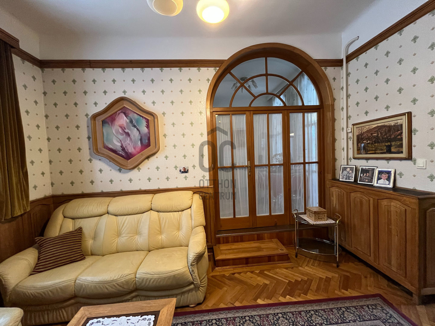 Gallery zoom image