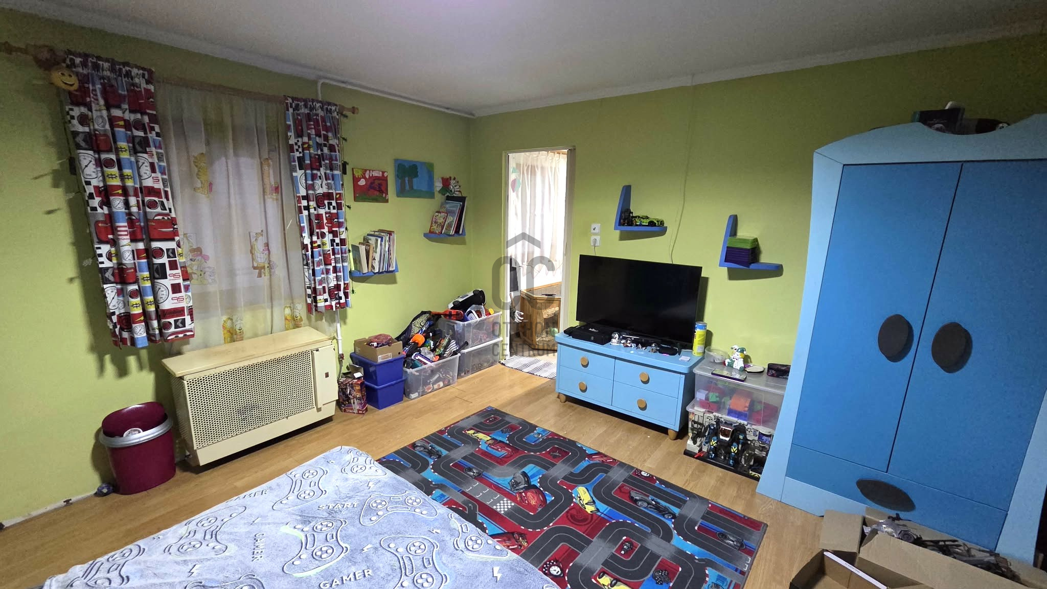 Gallery zoom image