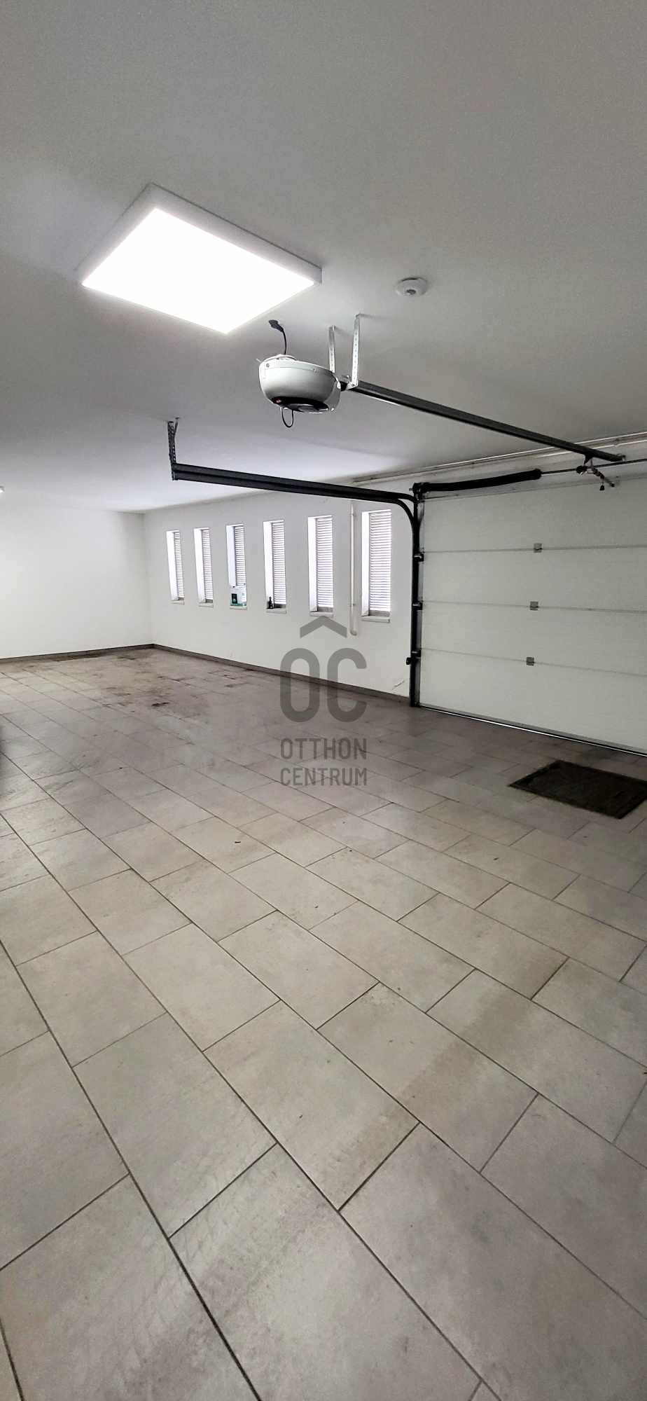 Gallery zoom image