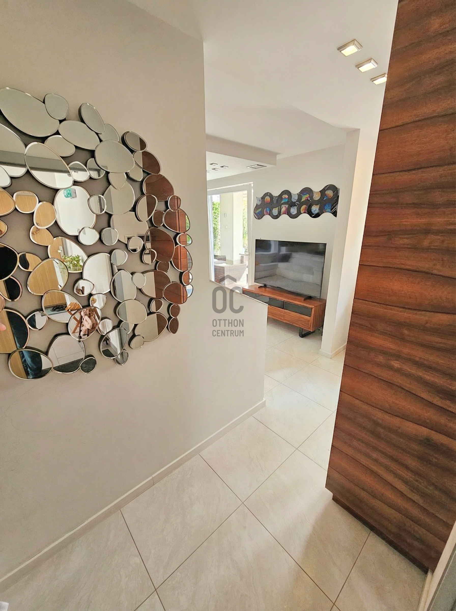 Gallery zoom image
