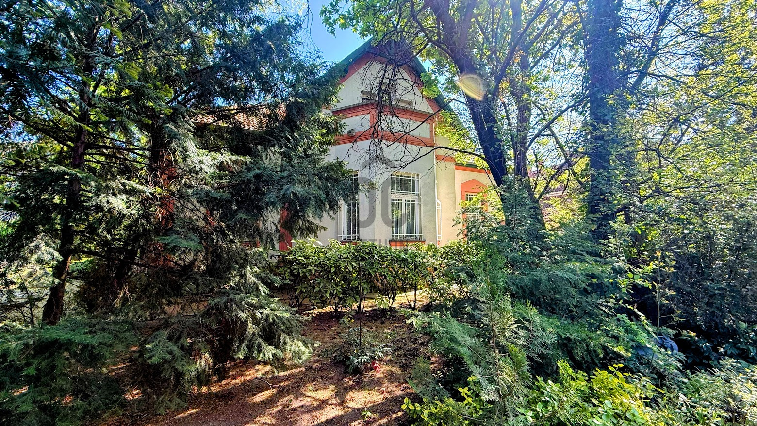 Gallery zoom image