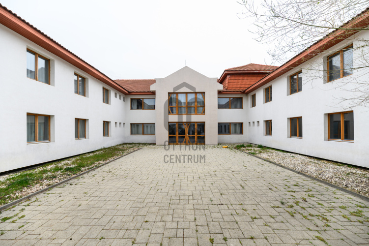 6800m² · Fejlesztési célú · 3.300.000.000 Ft