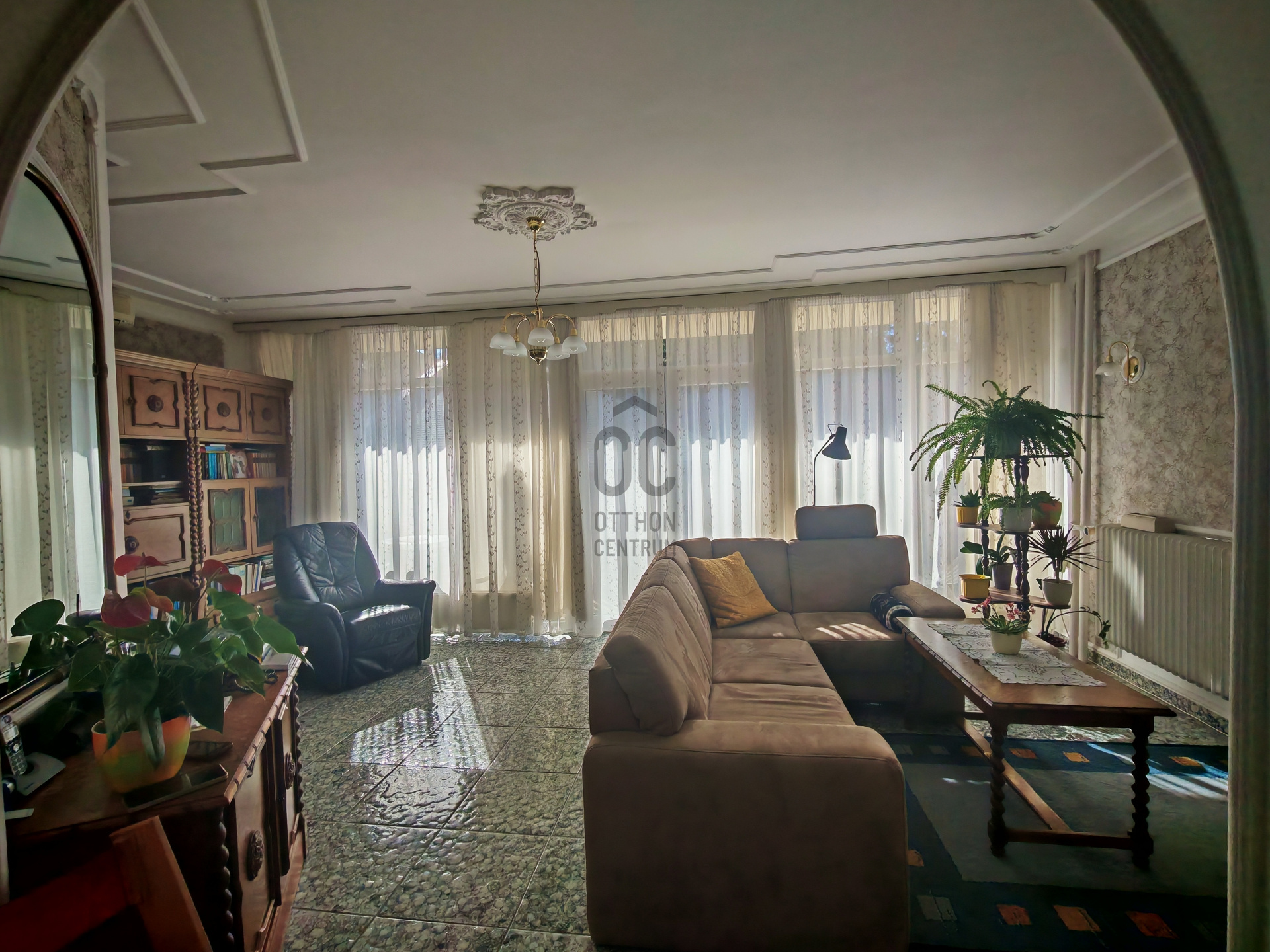 Gallery zoom image