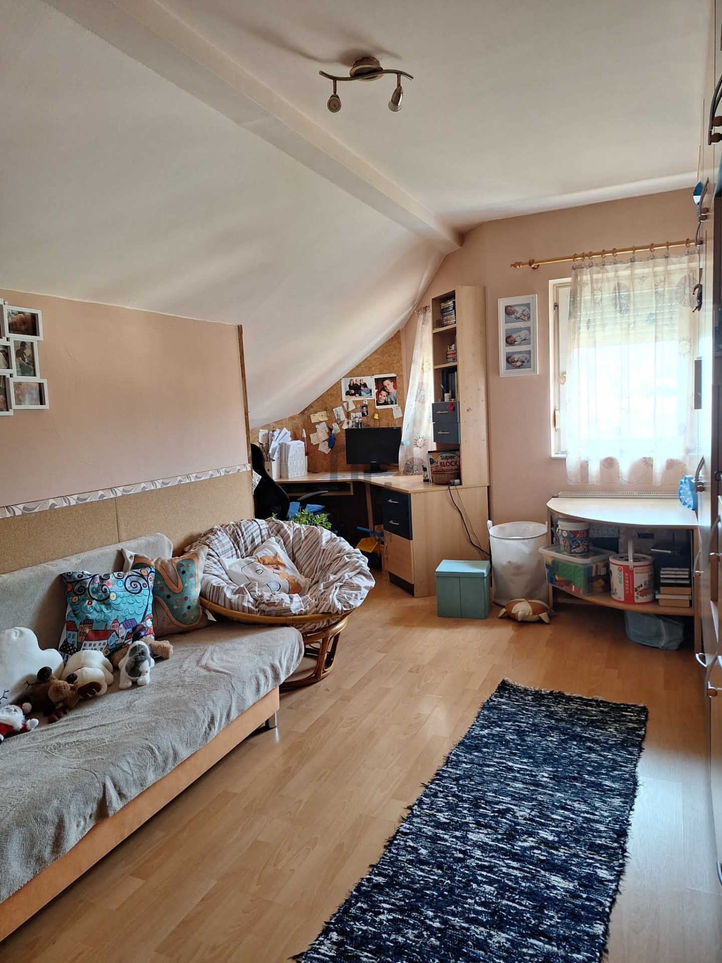 Gallery zoom image