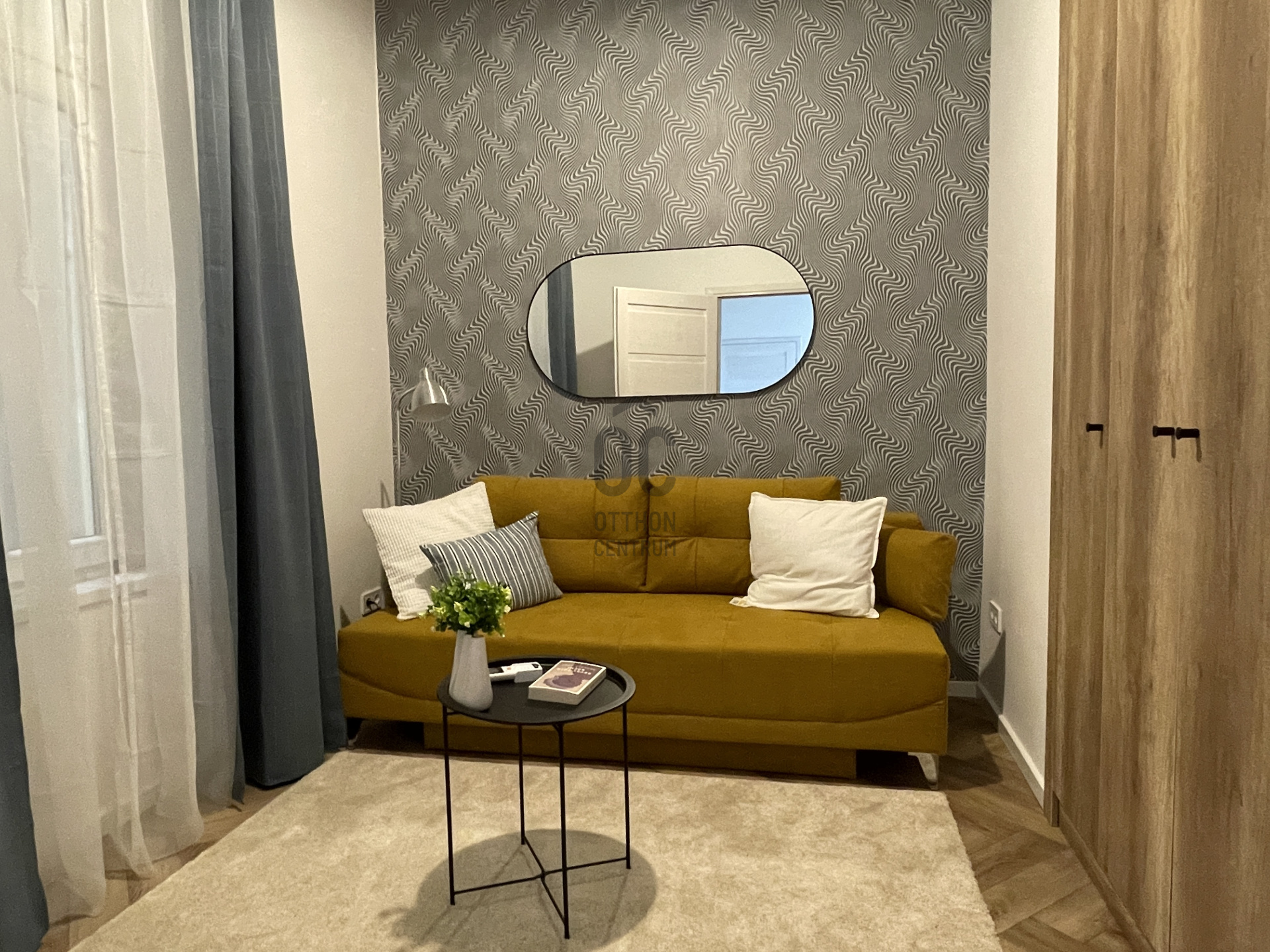 Gallery zoom image