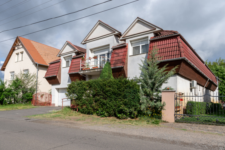 9 bed · 354m² · Családi ház · 165.000.000 Ft