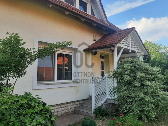 6 bed · 200m² · Családi ház · 290.000 Ft