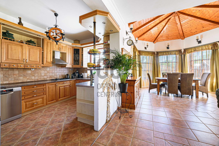 4 bed · 200m² · Családi ház · 172.000.000 Ft