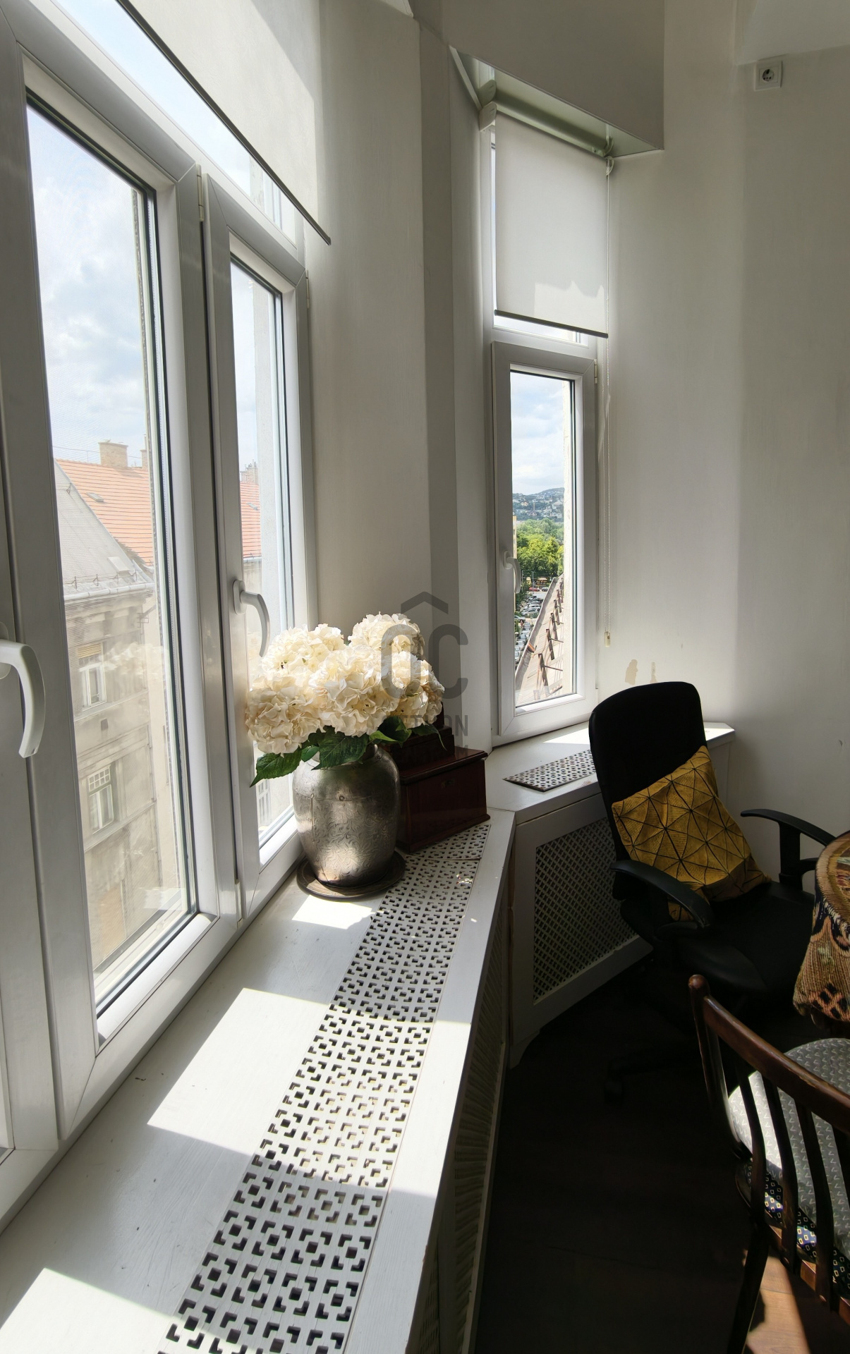 Gallery zoom image
