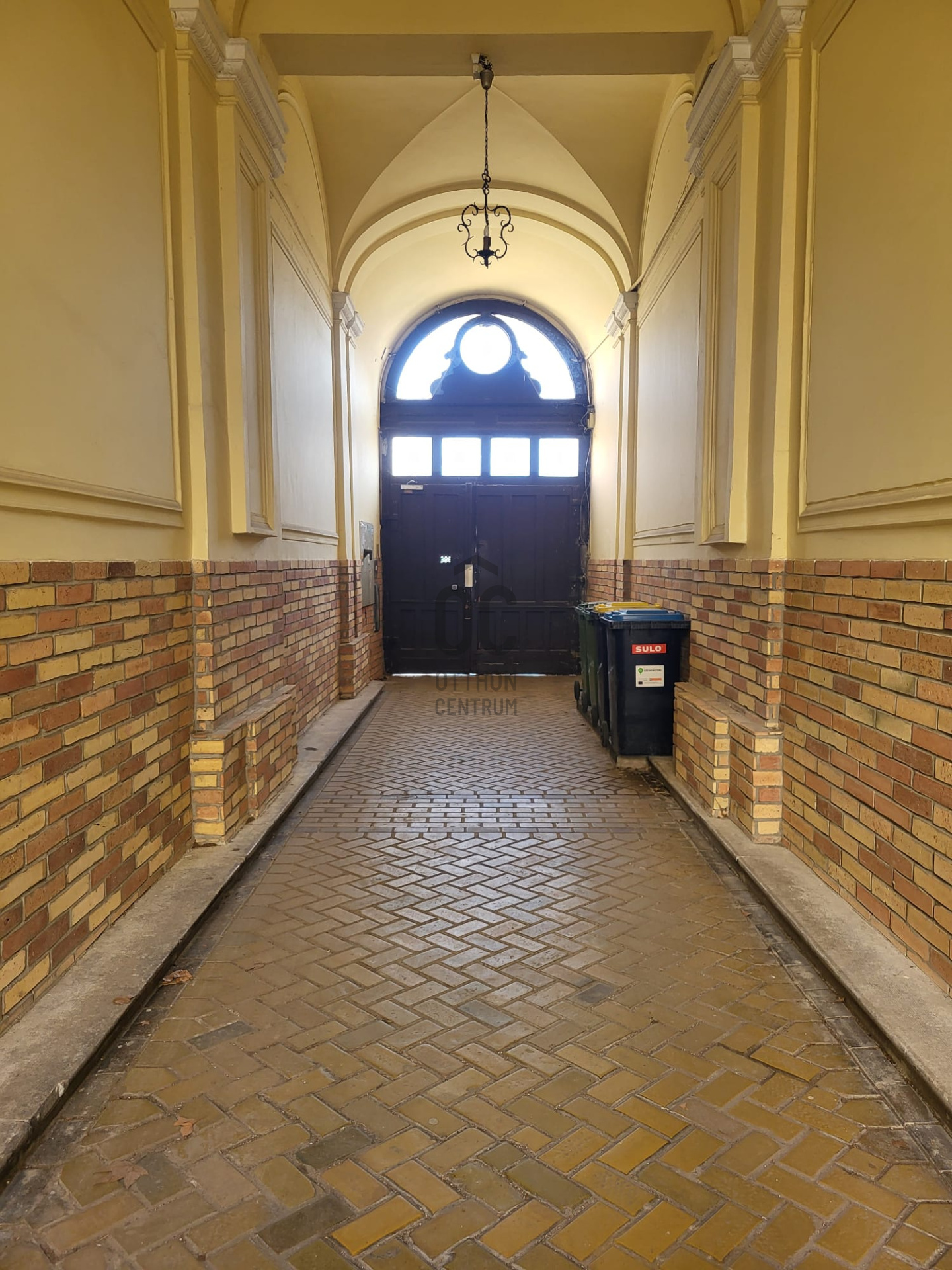 Gallery zoom image