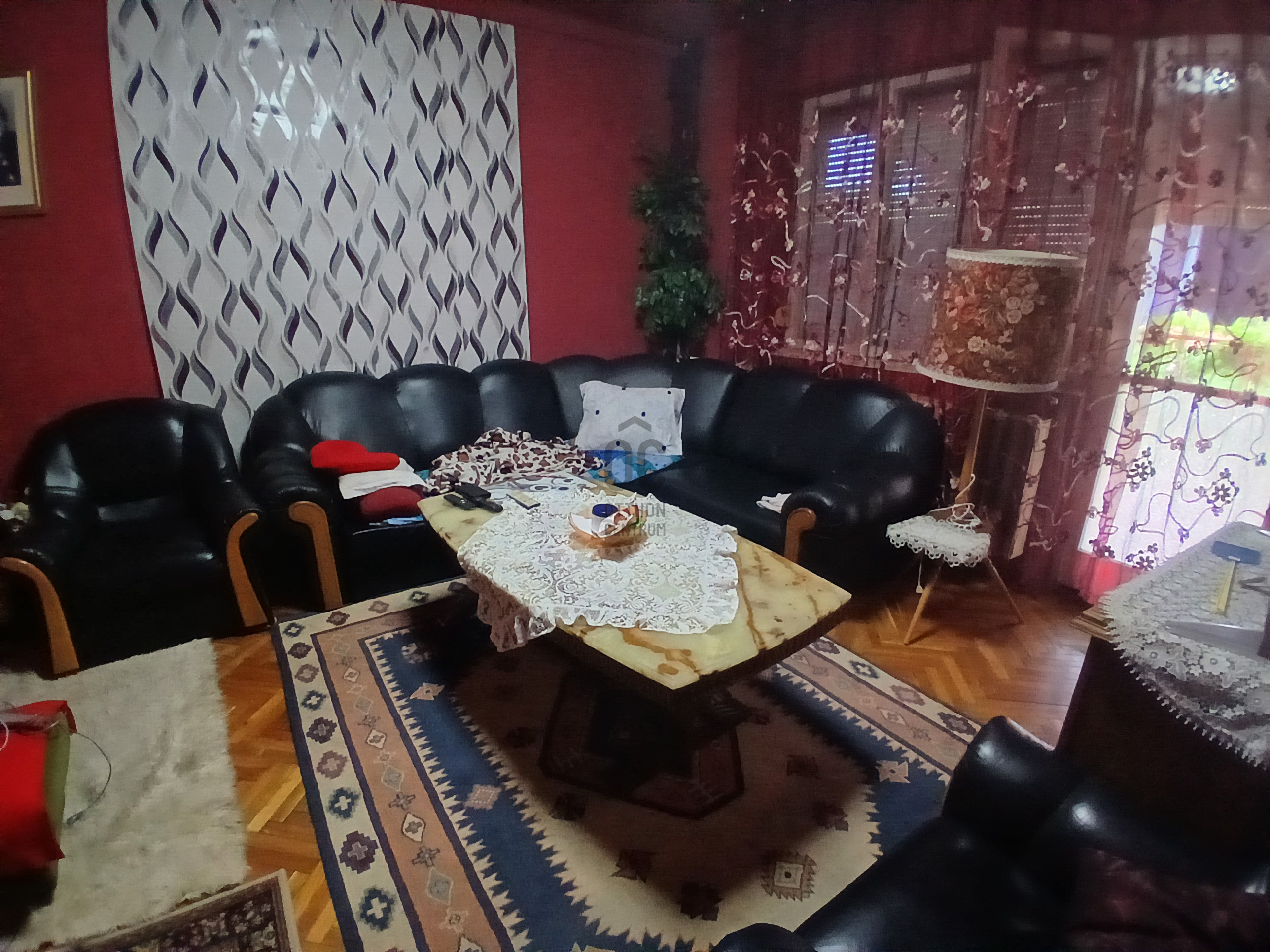 Gallery zoom image