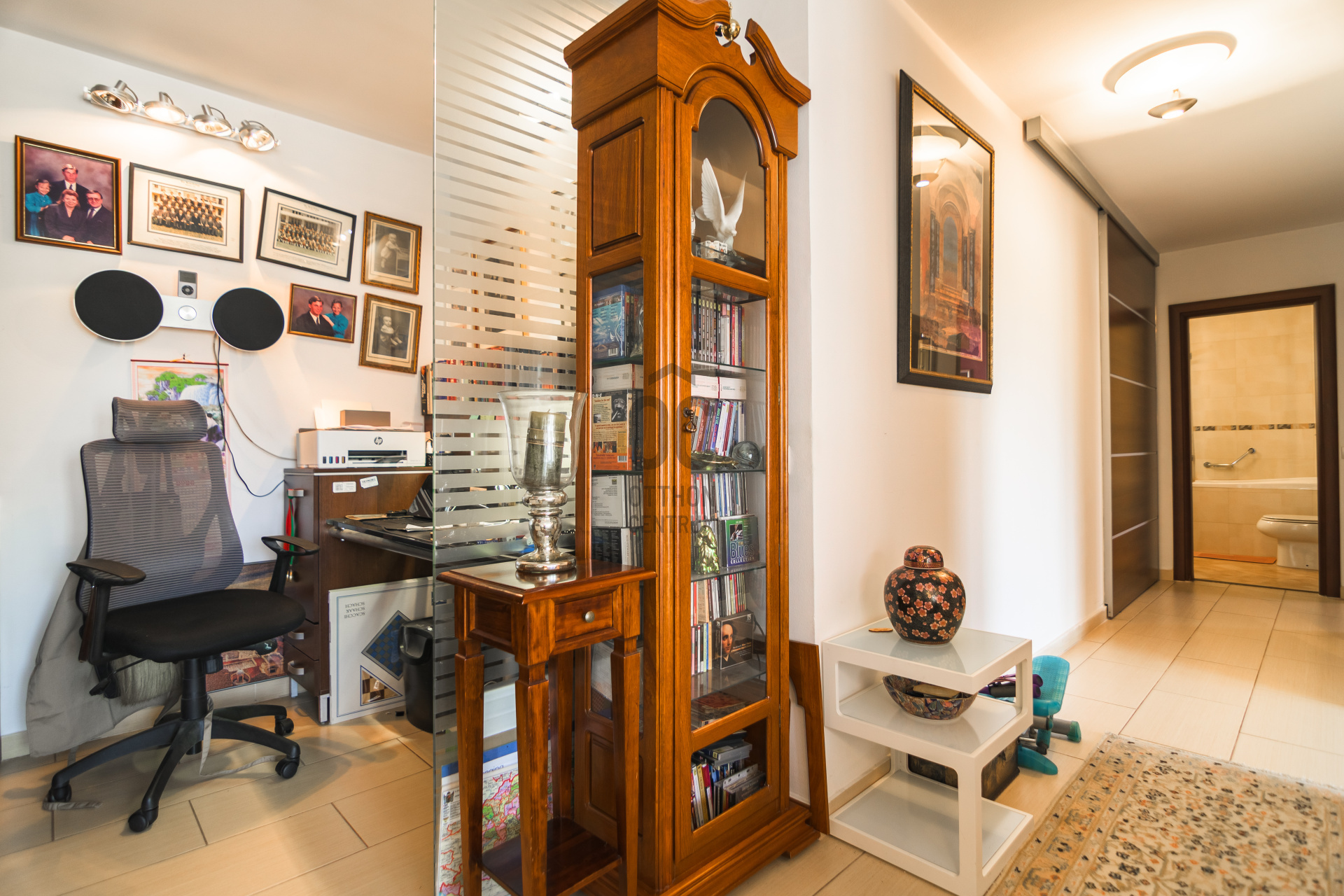 Gallery zoom image