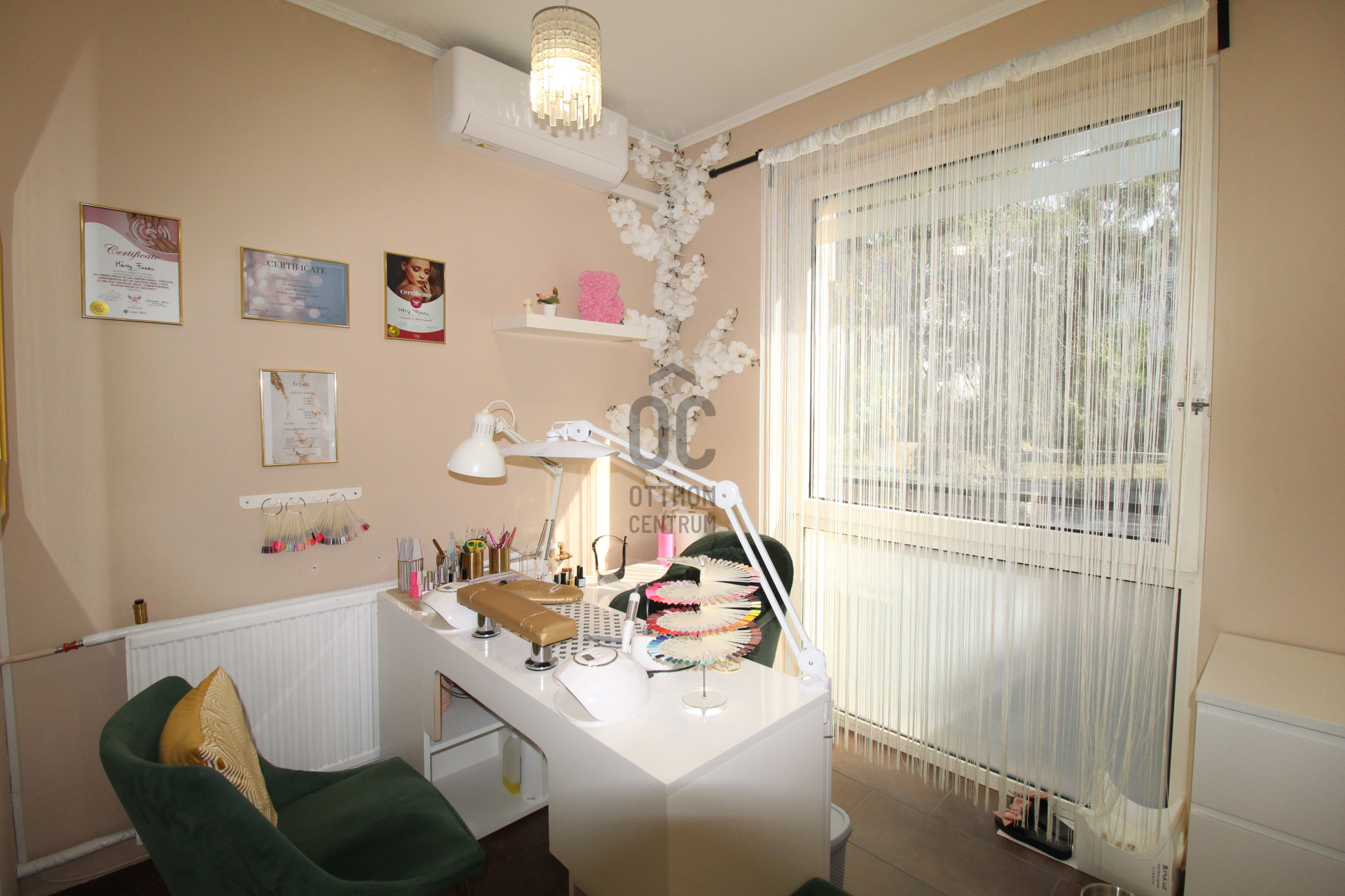 Gallery zoom image
