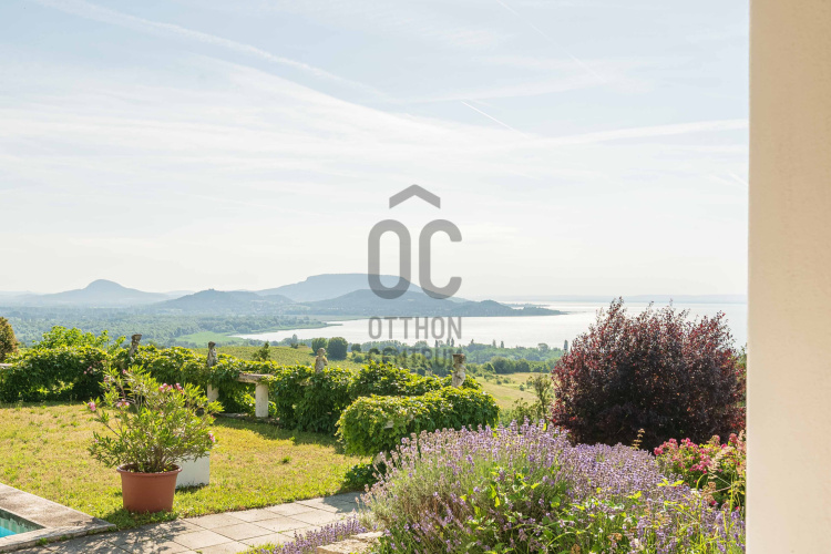 9 bed · 246m² · Nyaraló · € 436.680.000