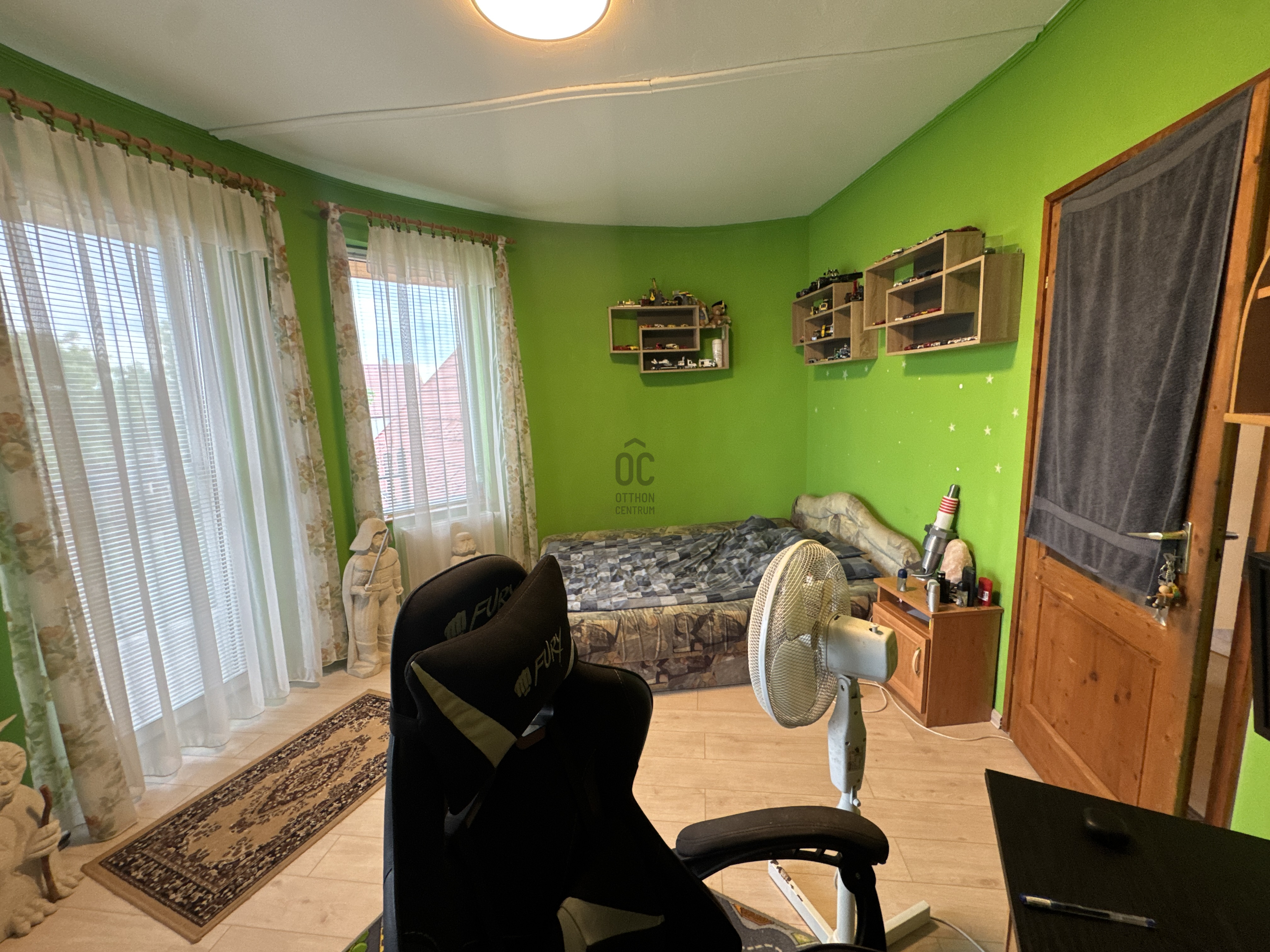 Gallery zoom image