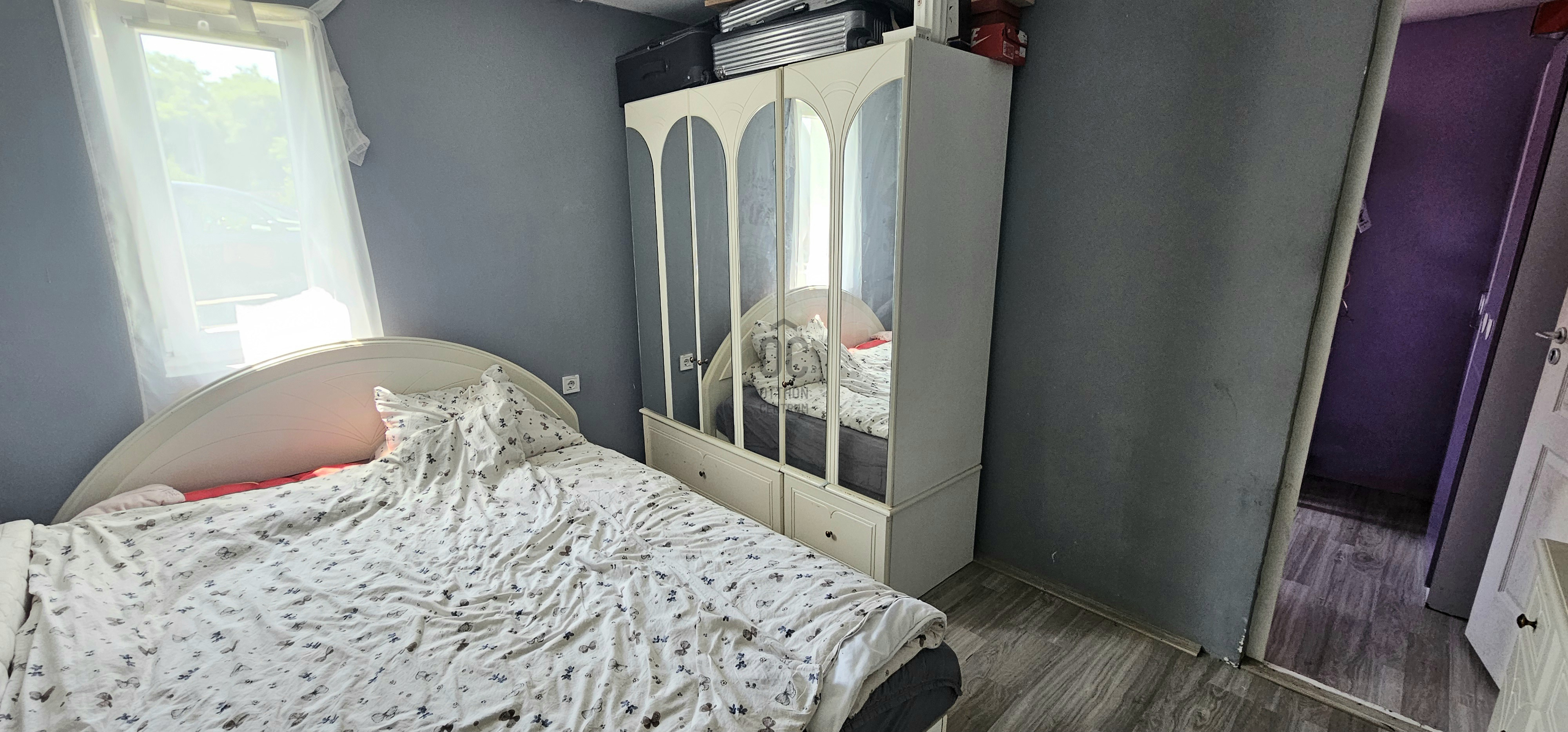 Gallery zoom image