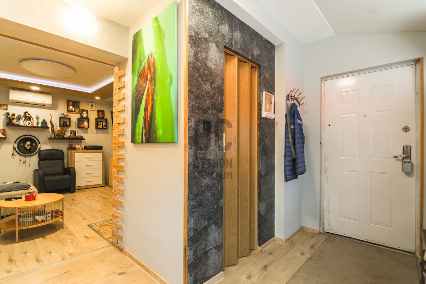 Gallery zoom image