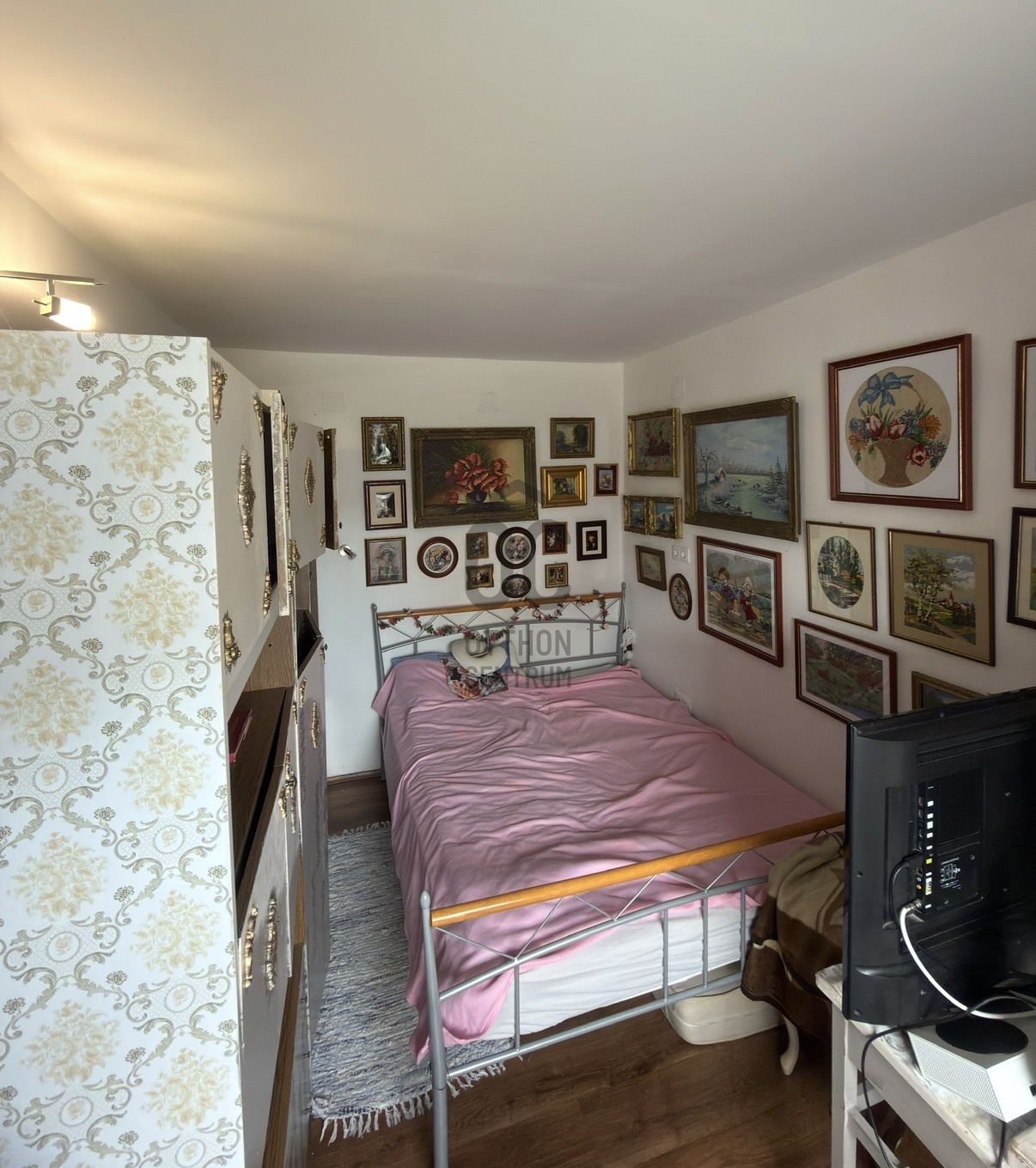 Gallery zoom image