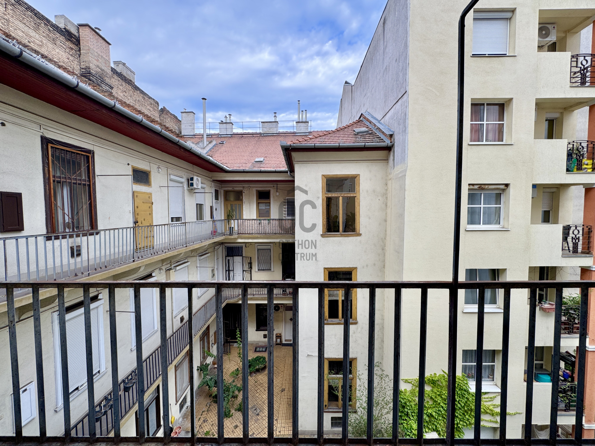 Gallery zoom image