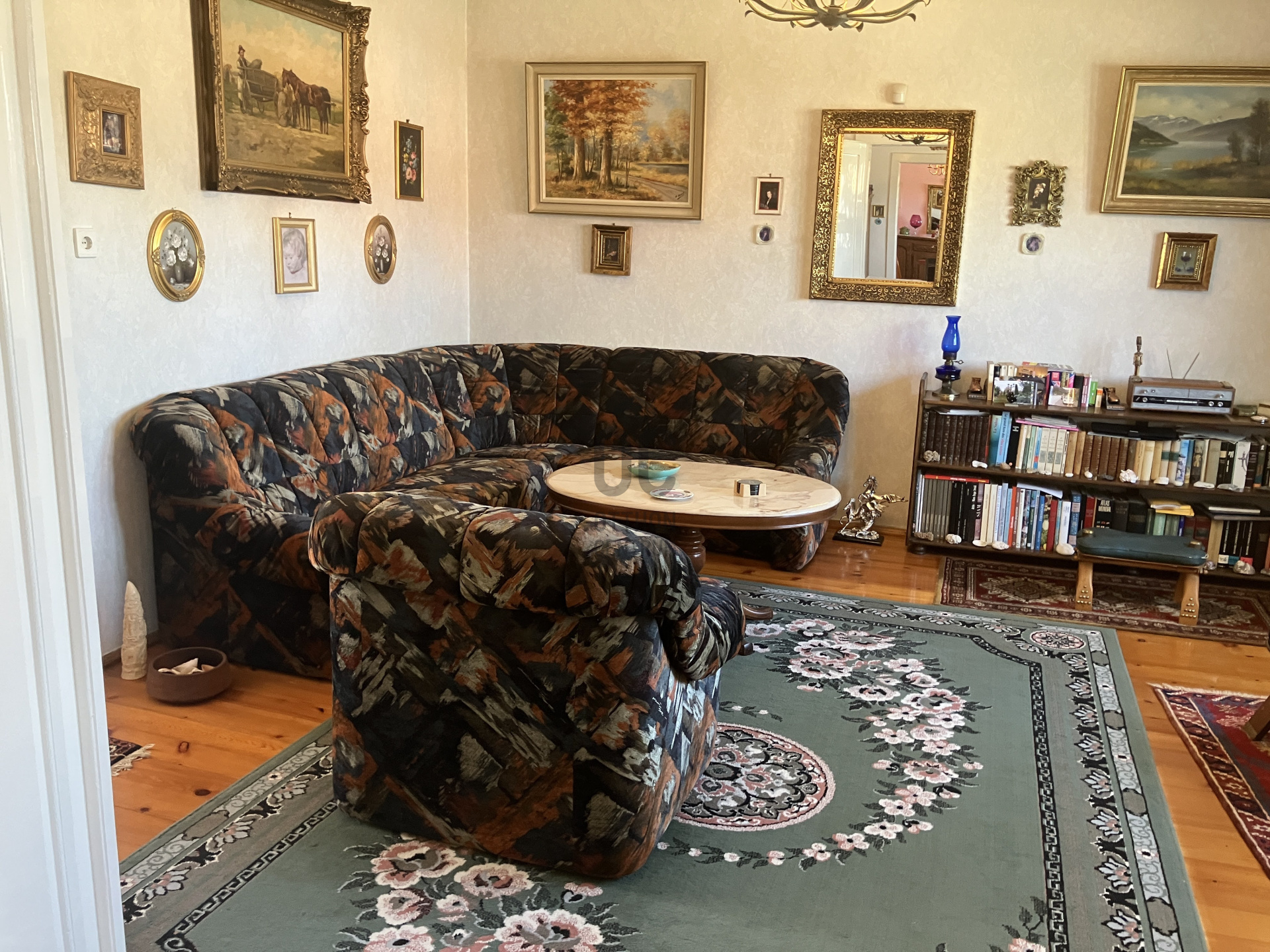 Gallery zoom image