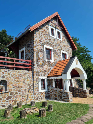 4 bed · 1458m² · Nyaraló · 249.900.000 Ft