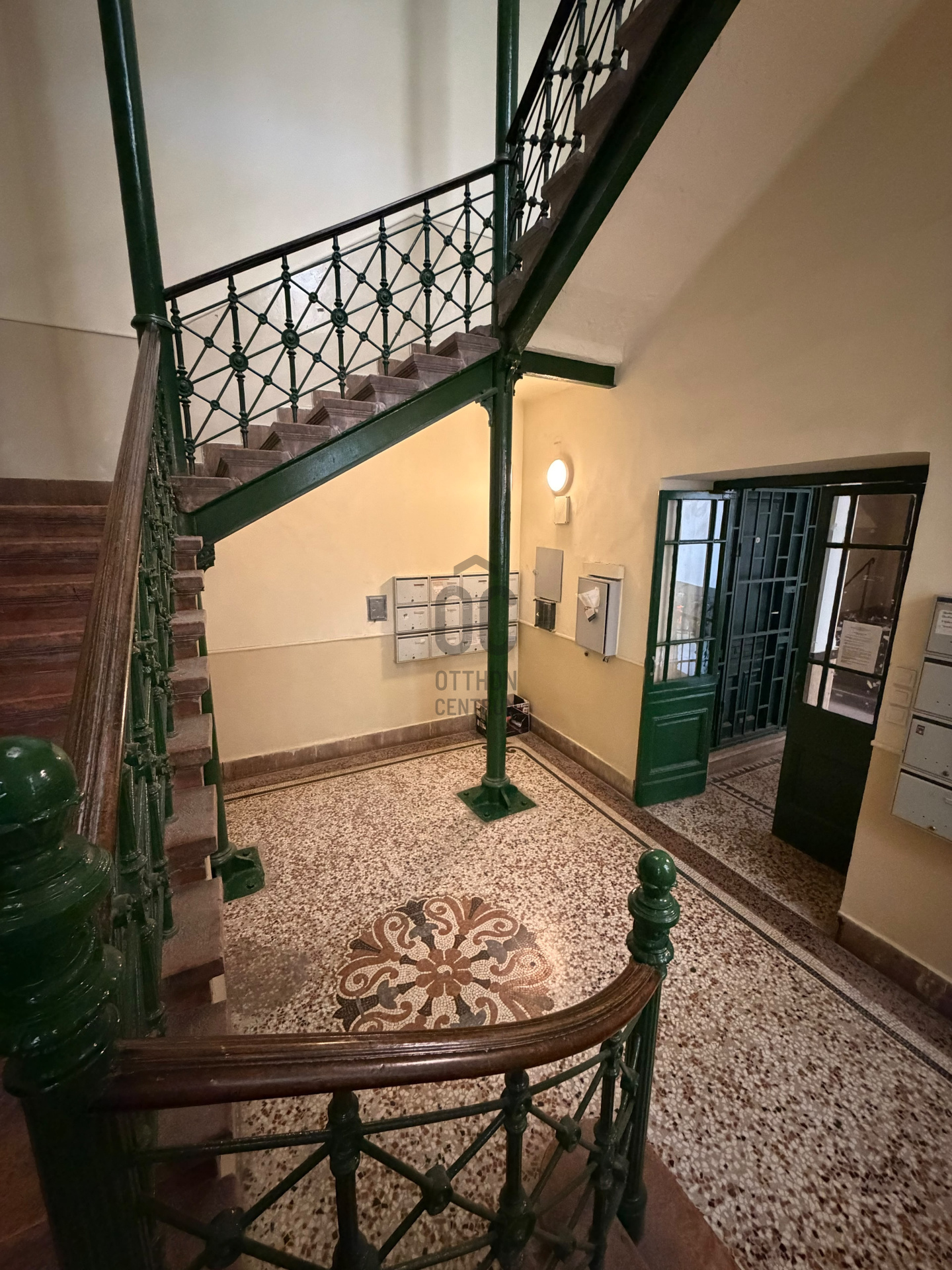 Gallery zoom image