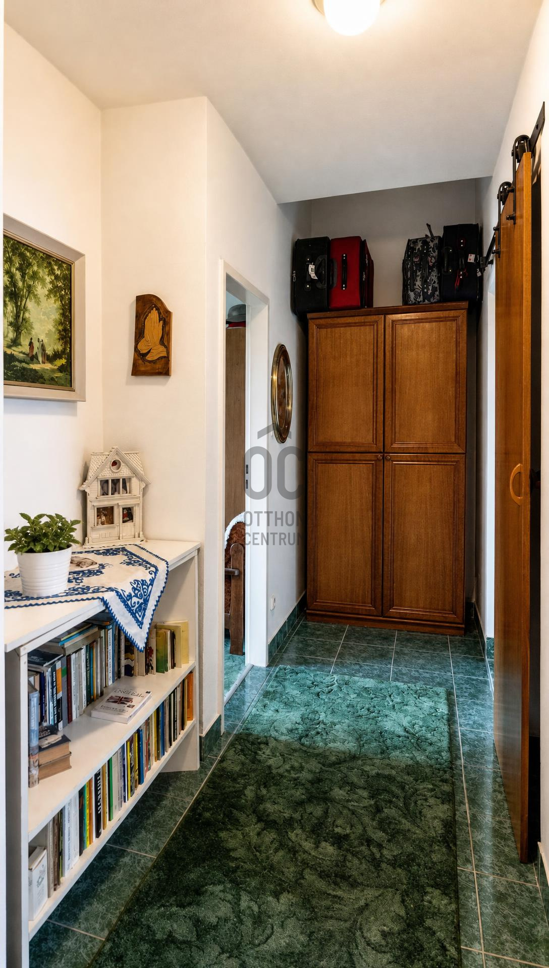 Gallery zoom image