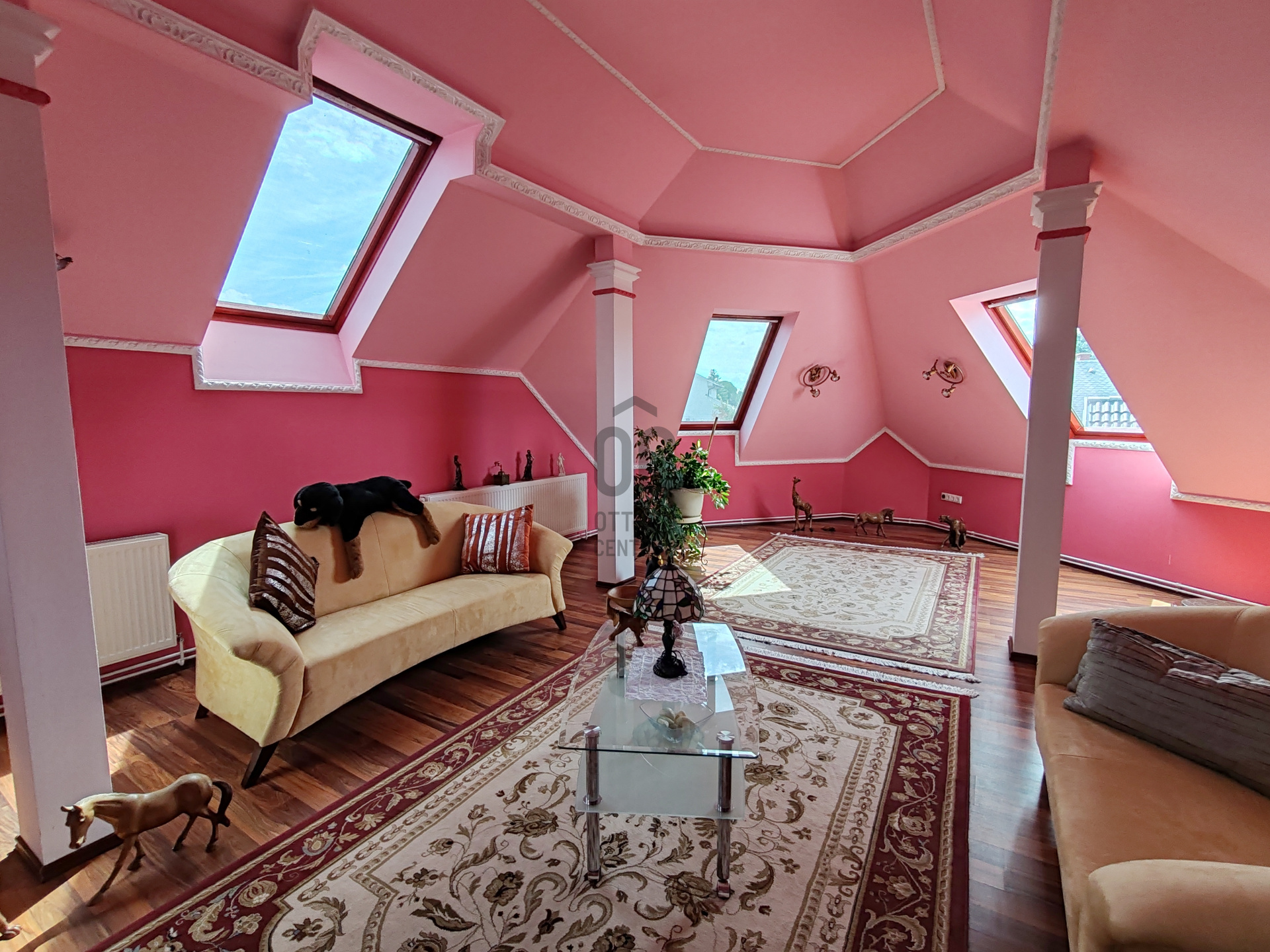 Gallery zoom image