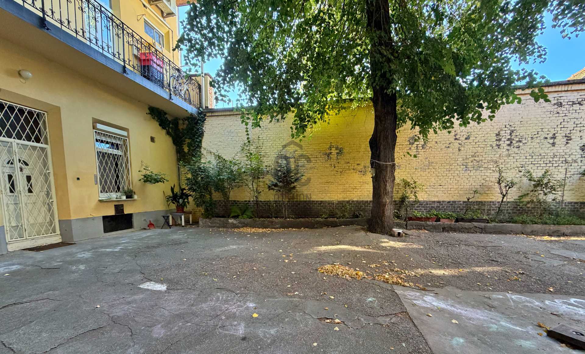 Gallery zoom image