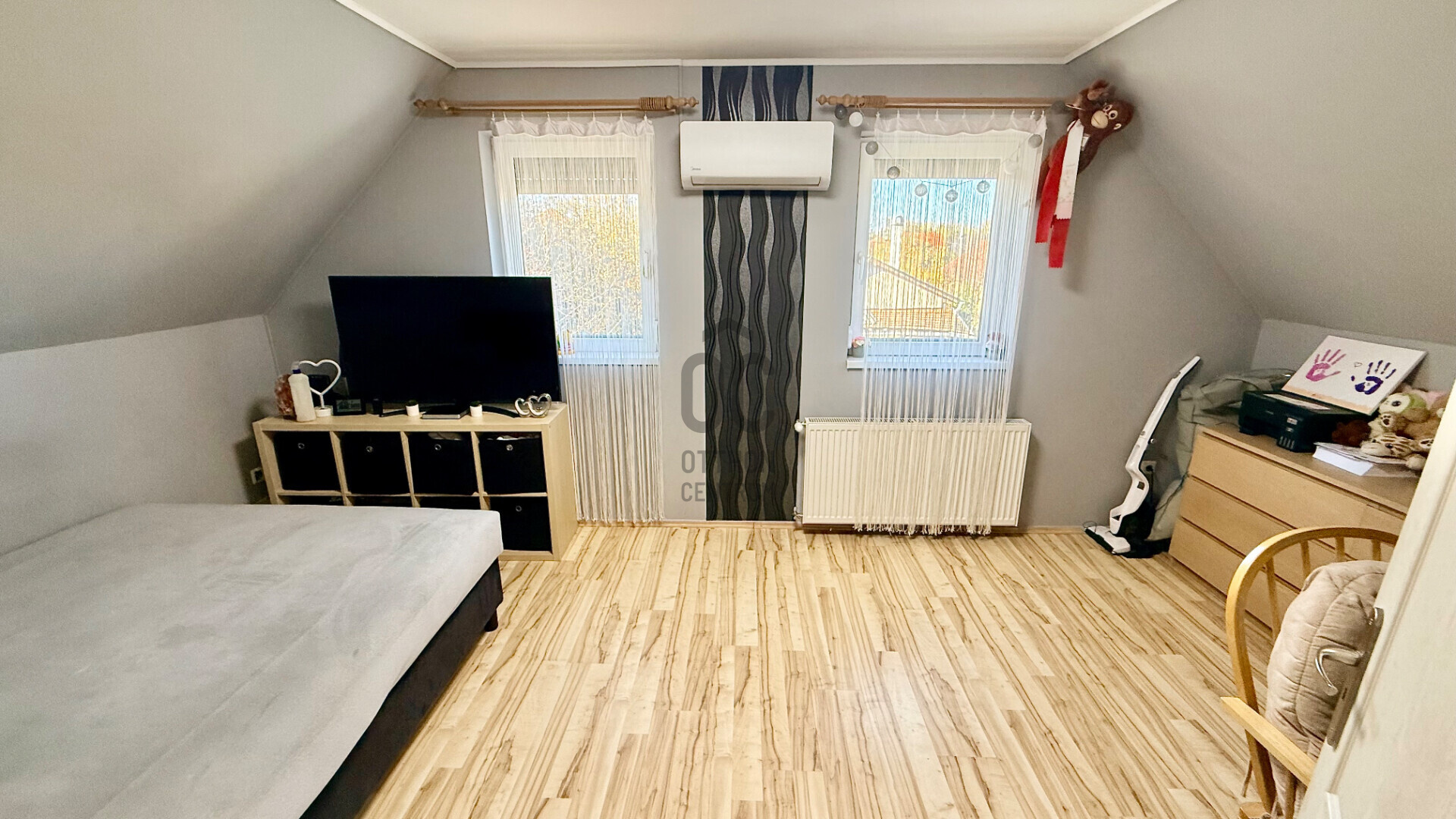 Gallery zoom image